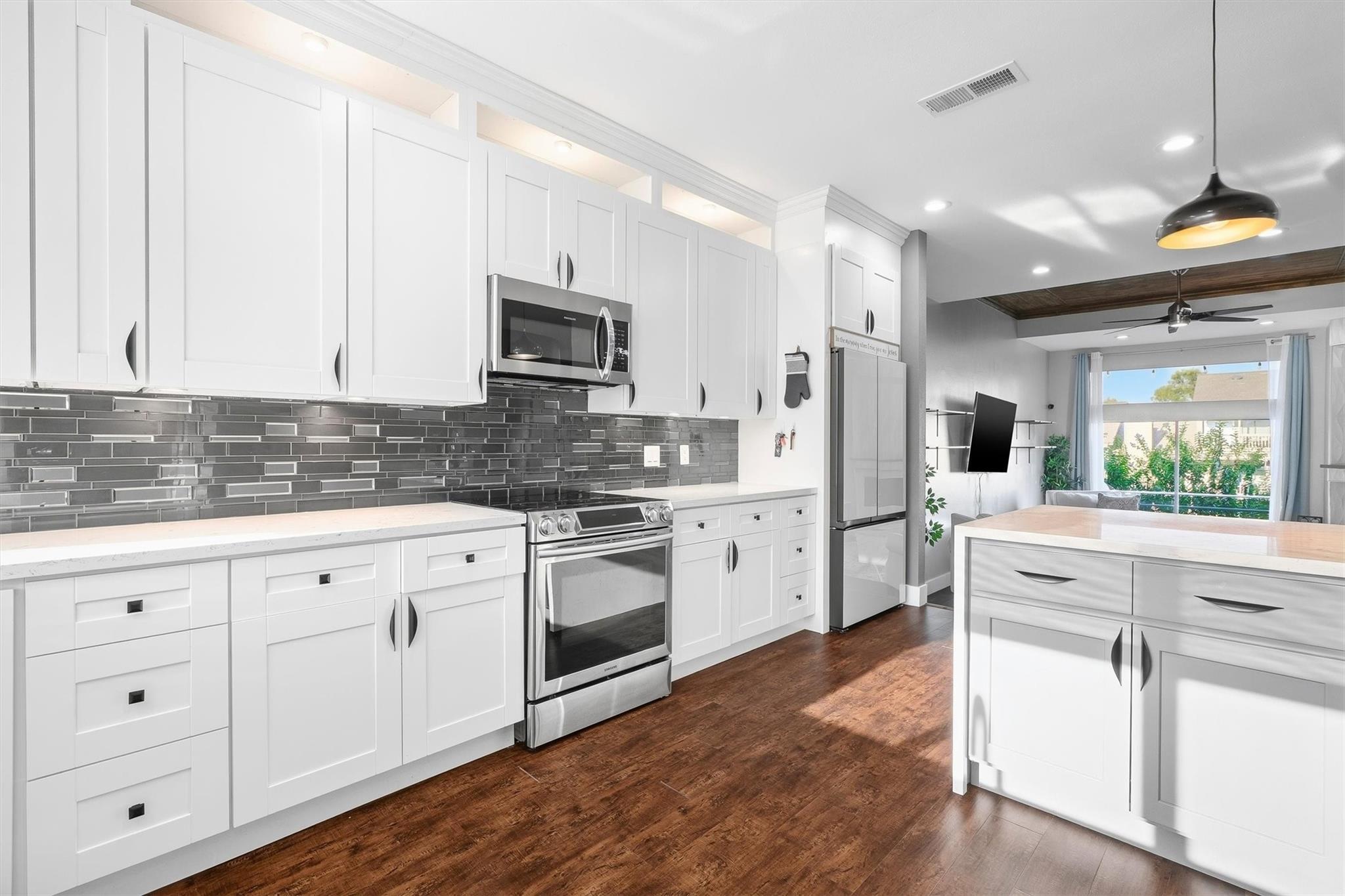 18217 Sandy Cove