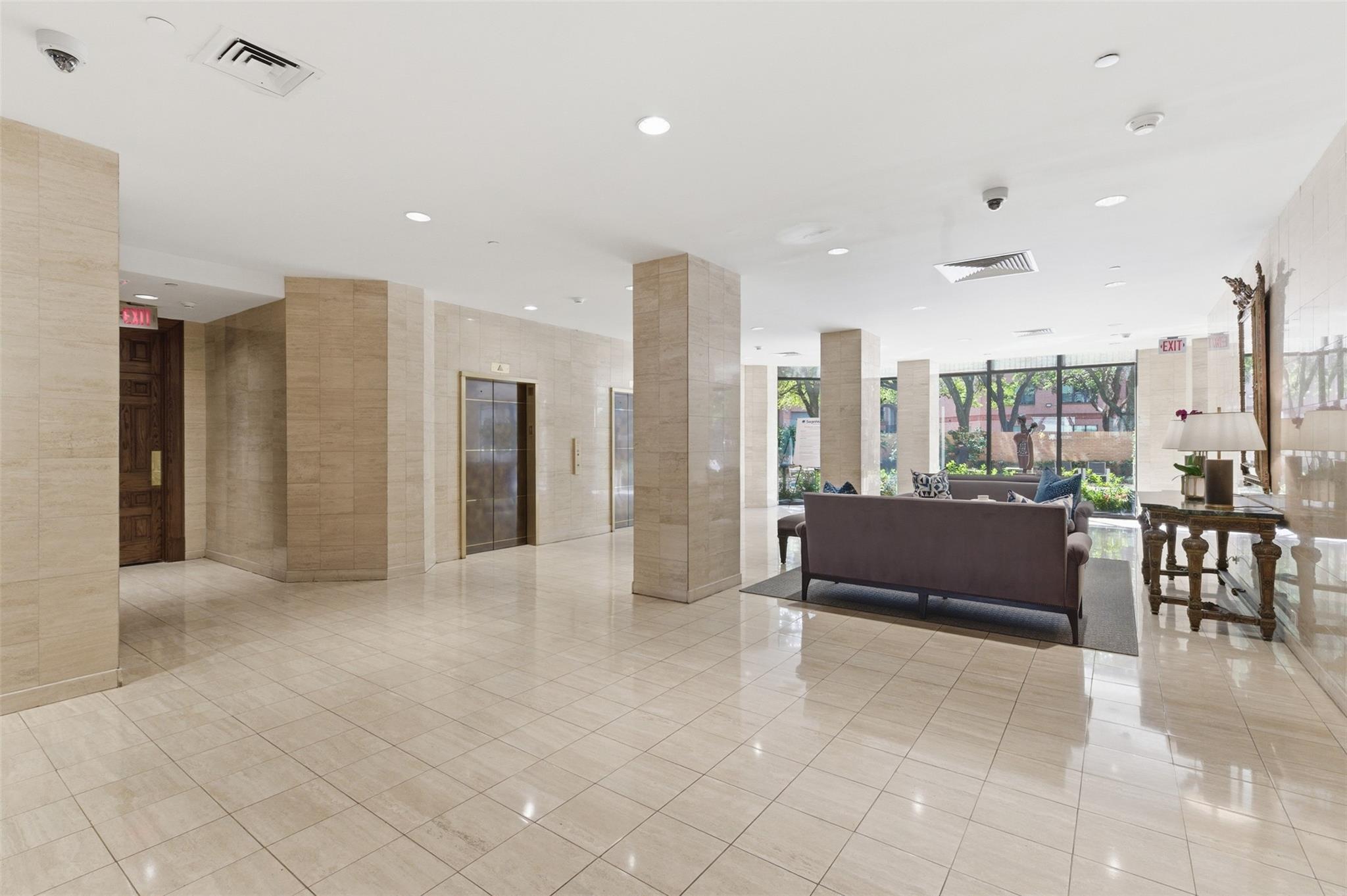 15 Greenway Plaza # 3A