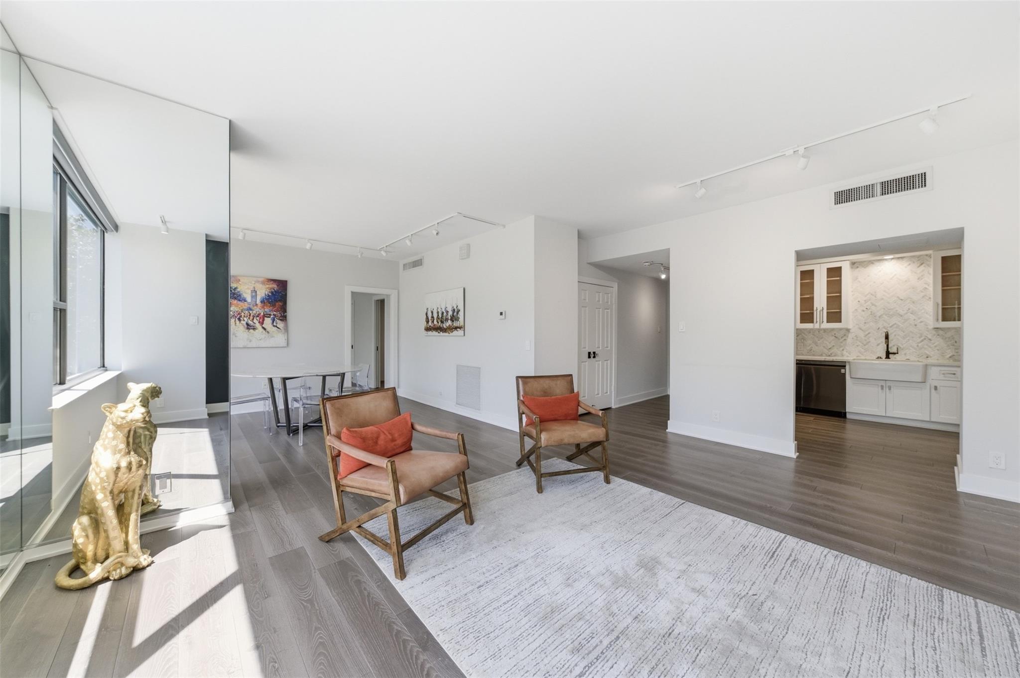 15 Greenway Plaza # 3A