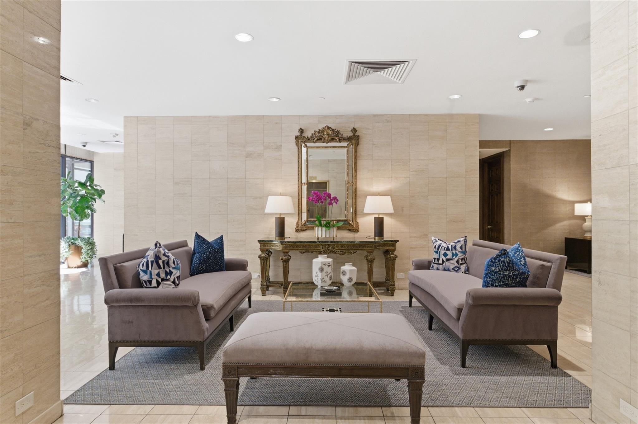 15 Greenway Plaza # 3A