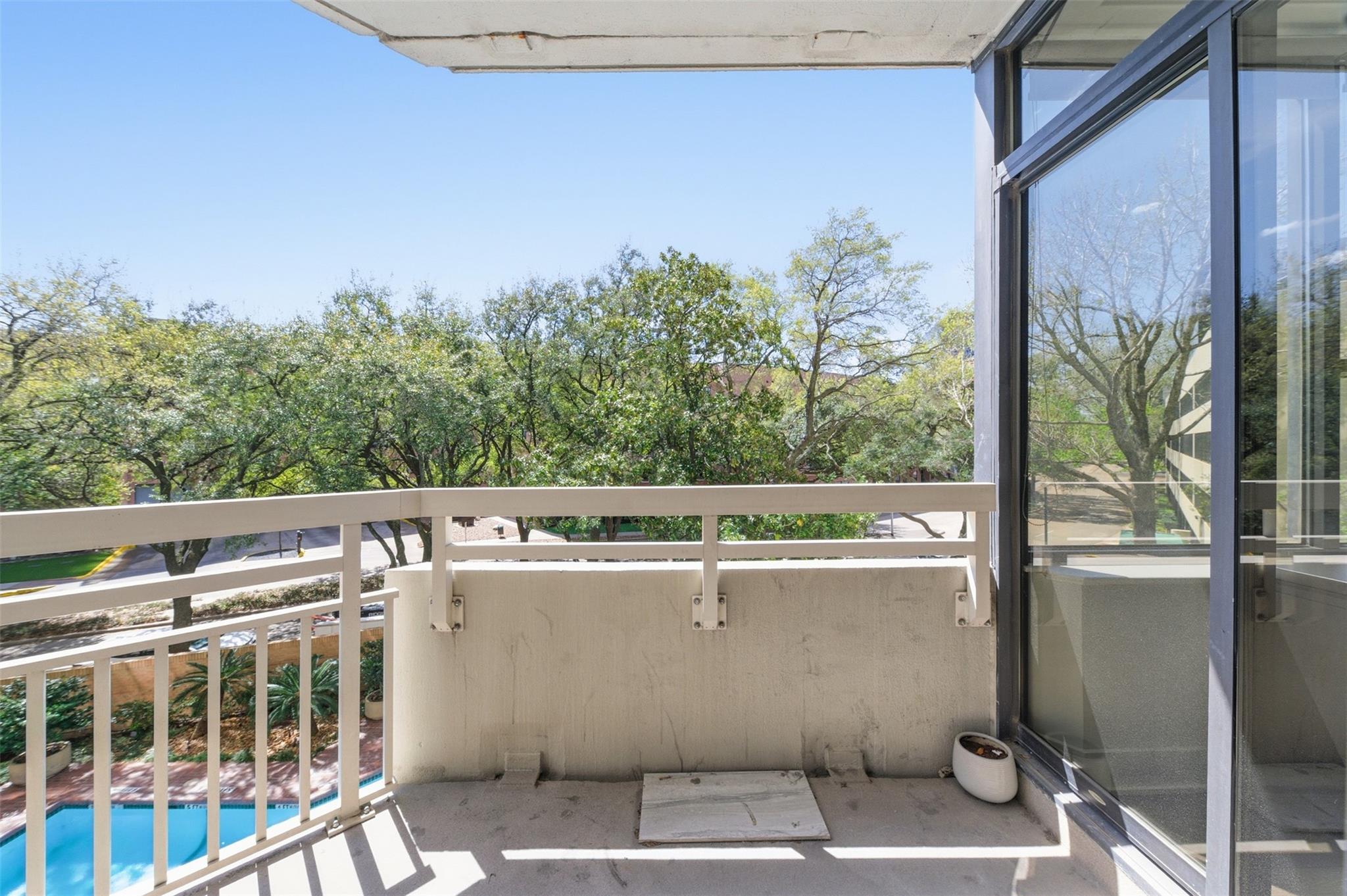 15 Greenway Plaza # 3A