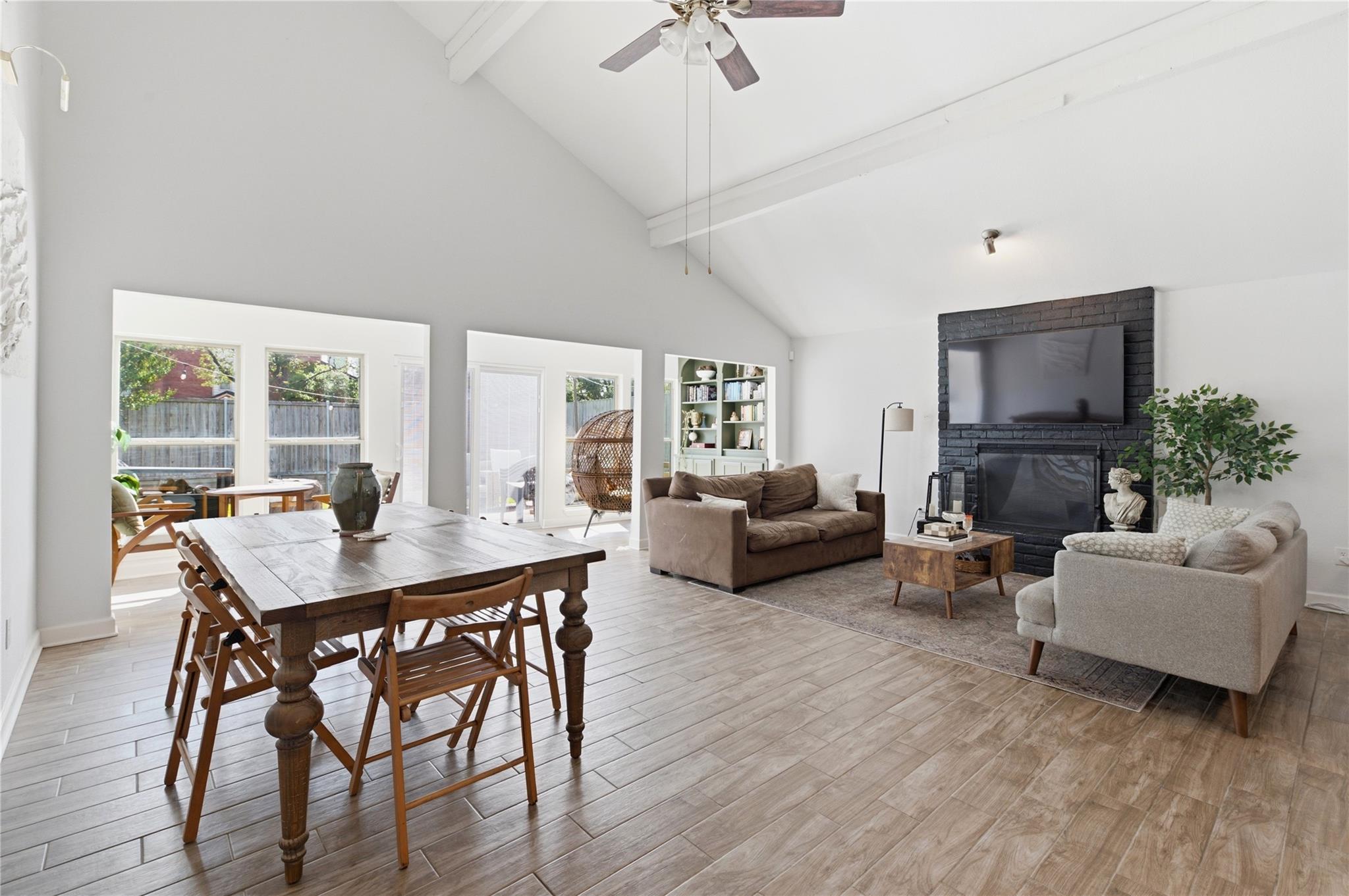 2211 Kinbrook Drive