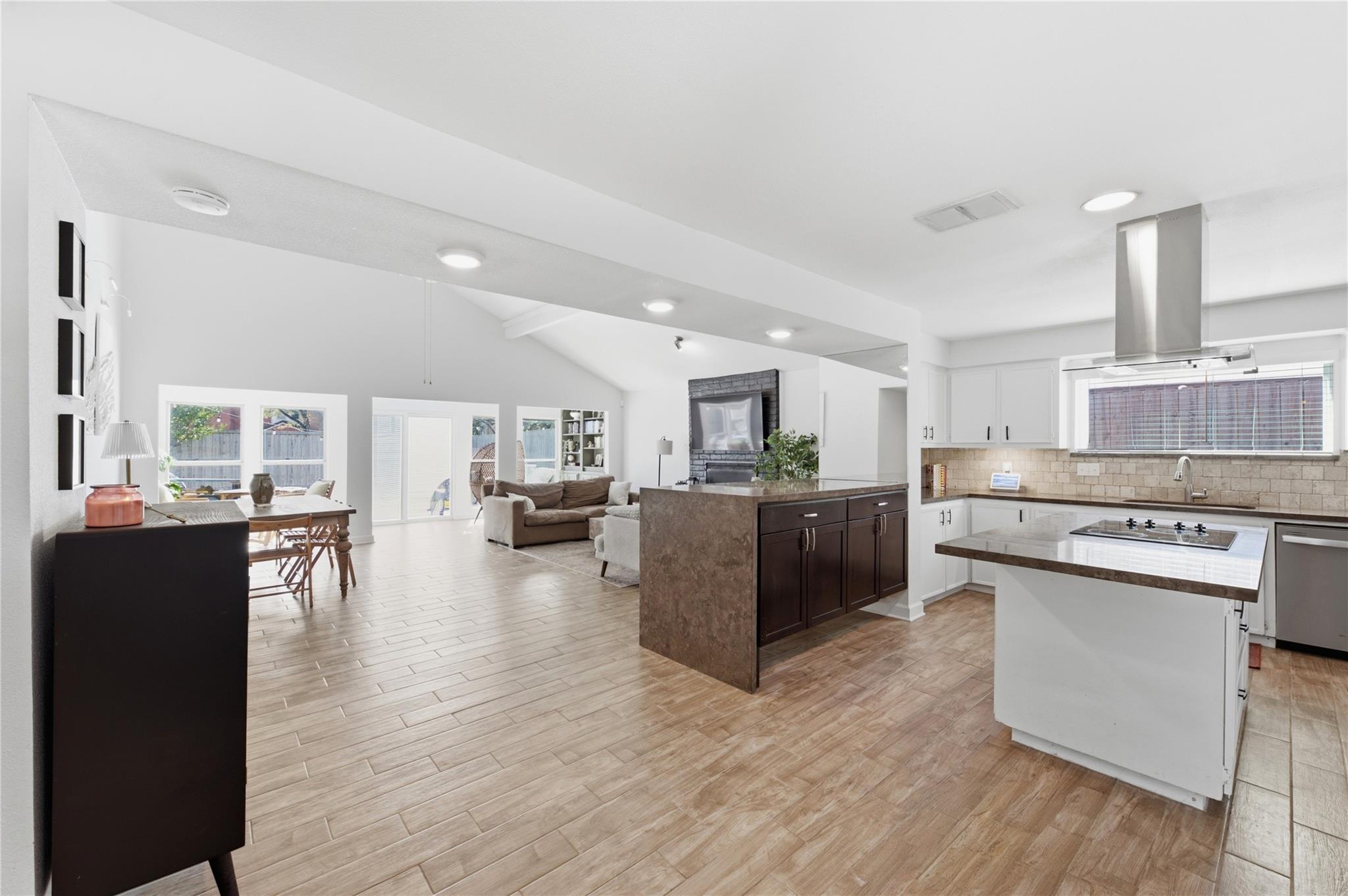 2211 Kinbrook Drive