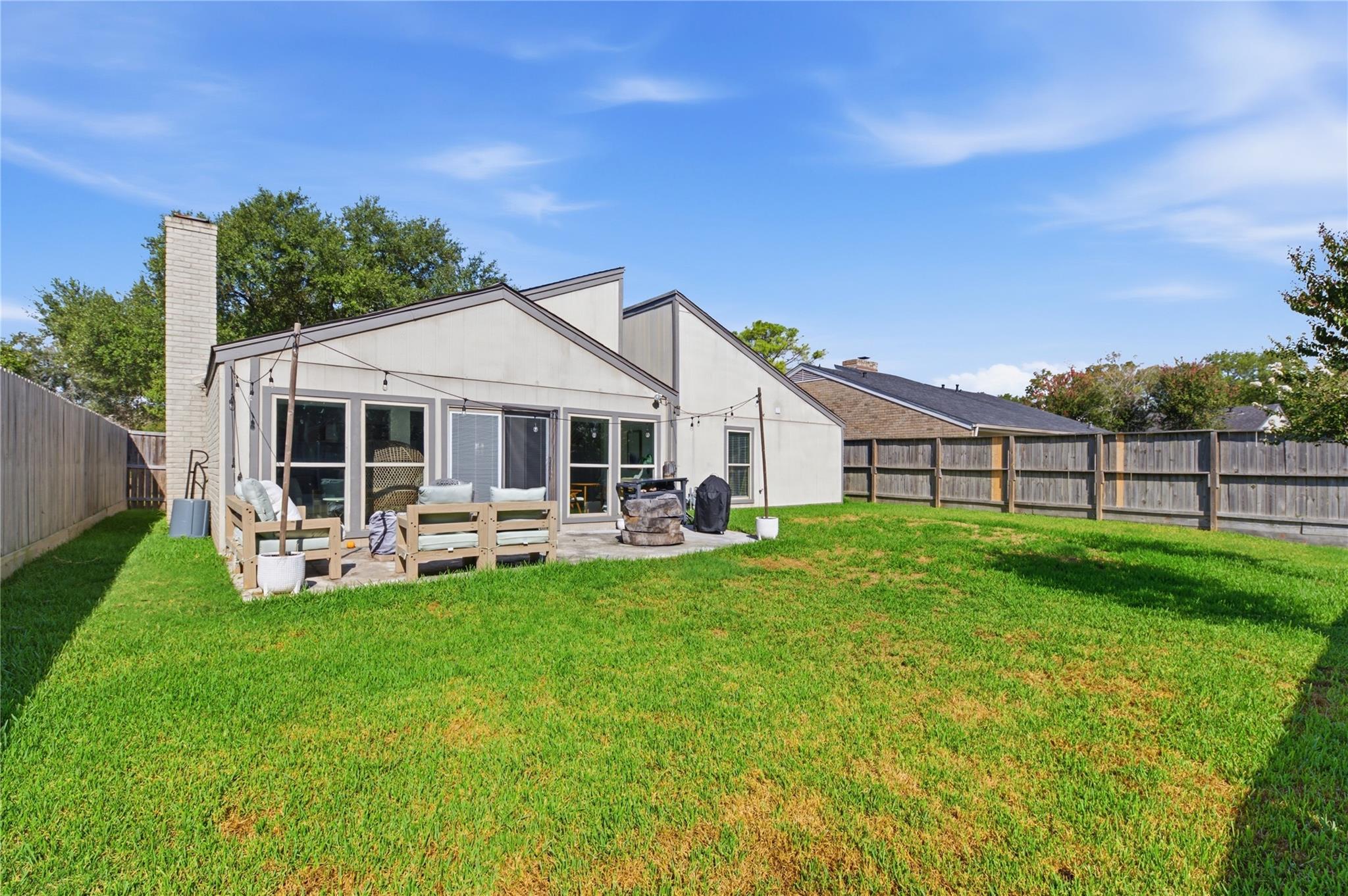 2211 Kinbrook Drive