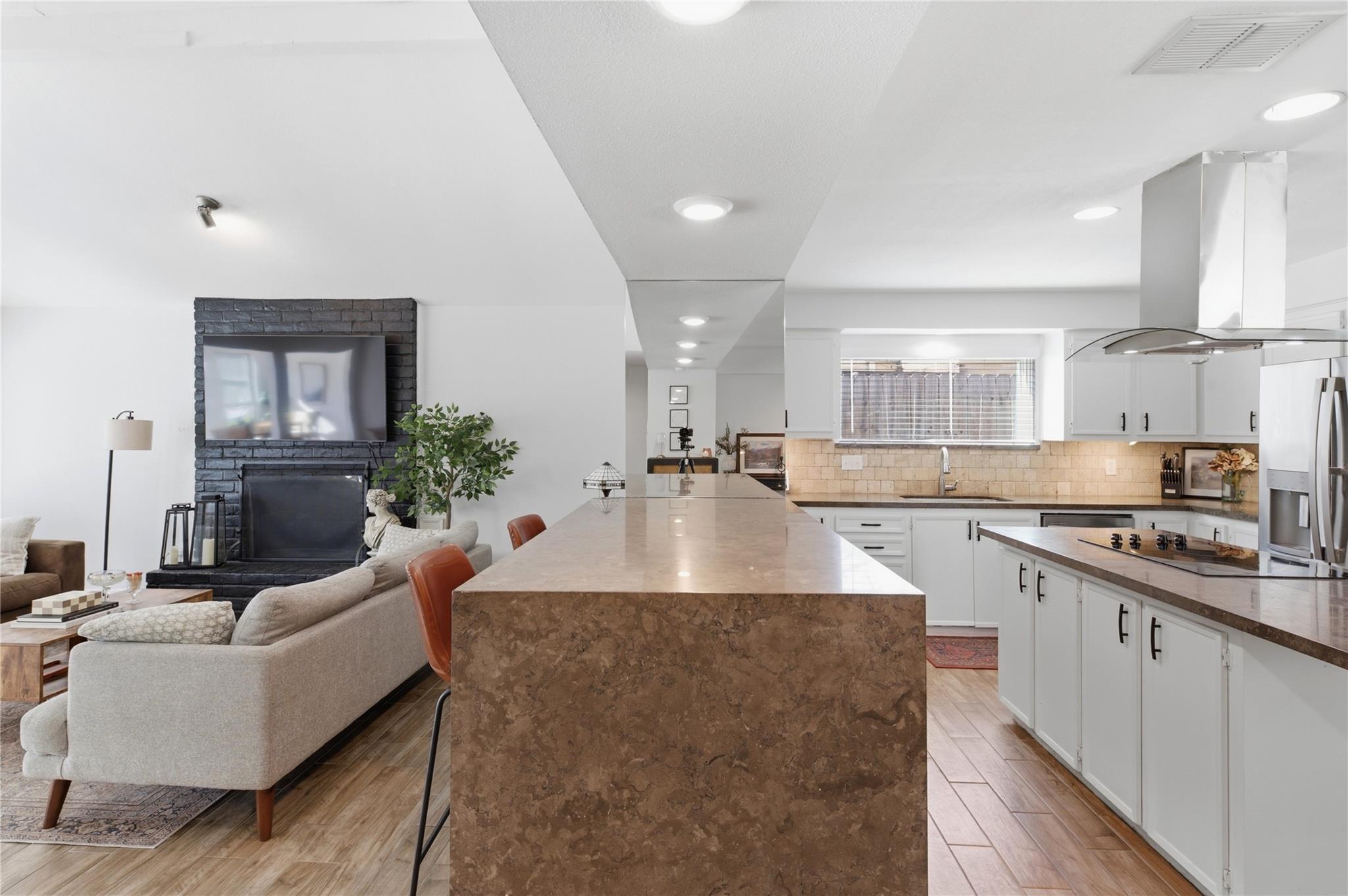 2211 Kinbrook Drive