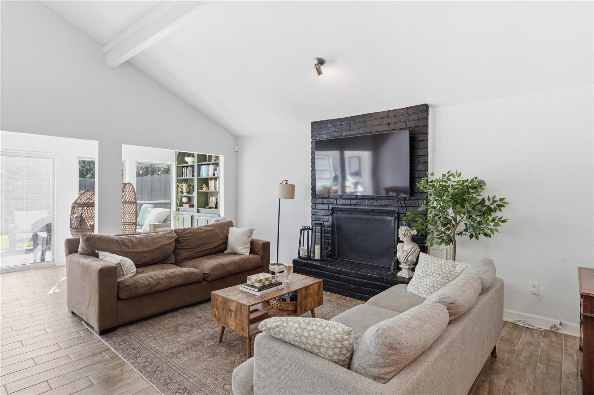 2211 Kinbrook Drive