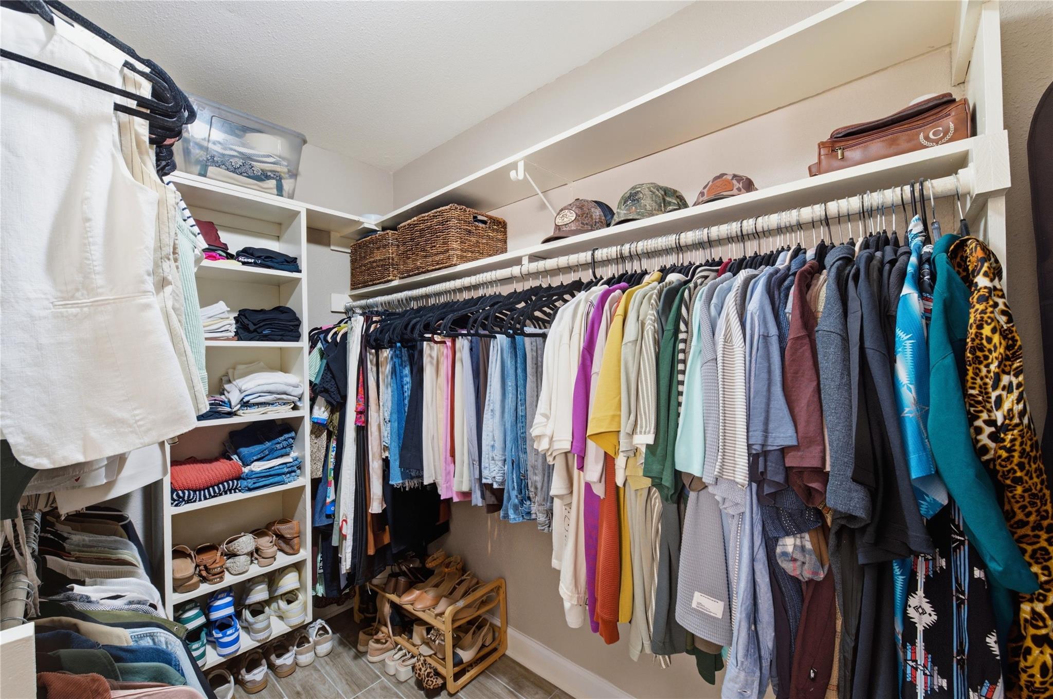 2211 Kinbrook Drive