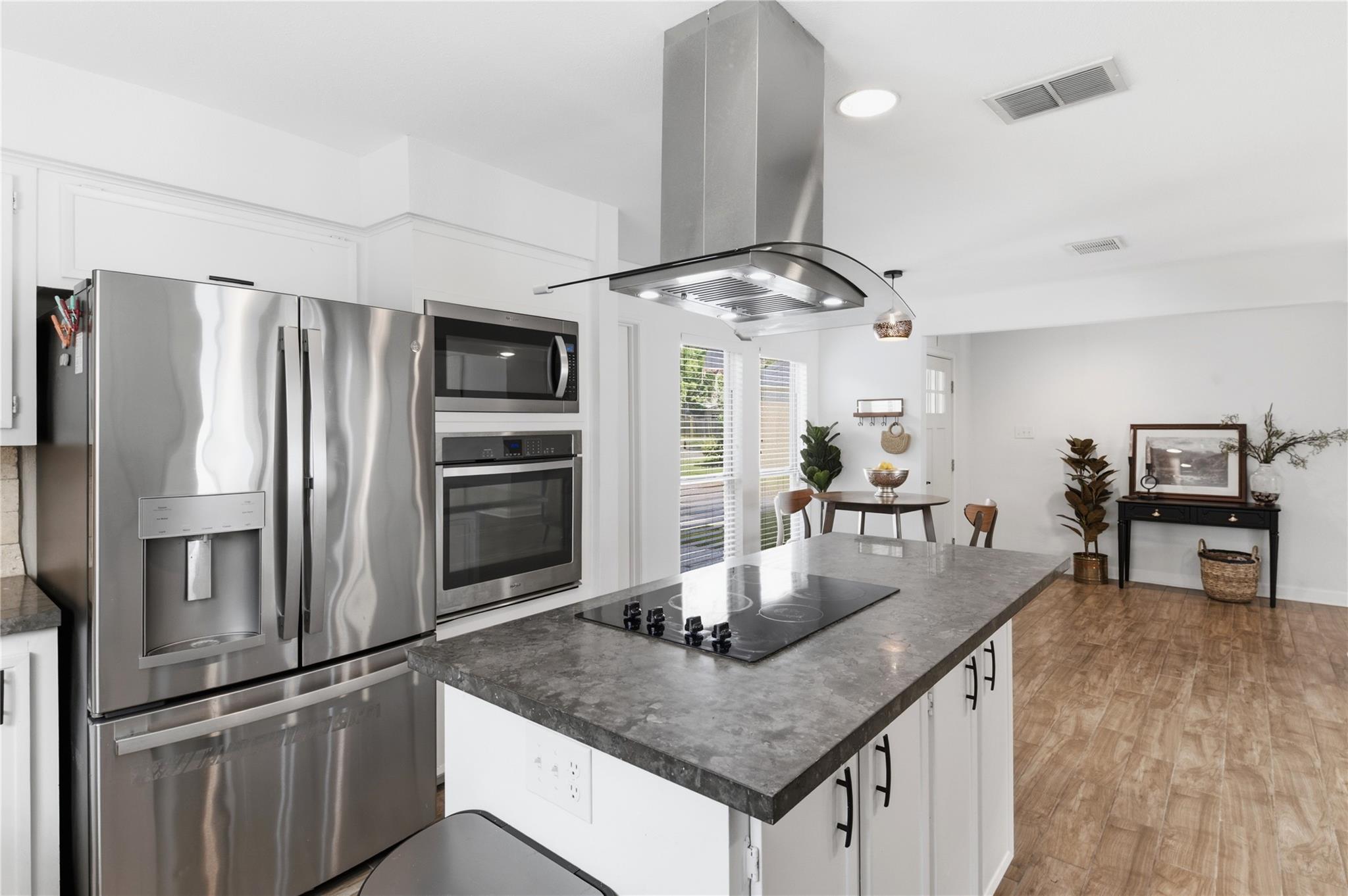 2211 Kinbrook Drive