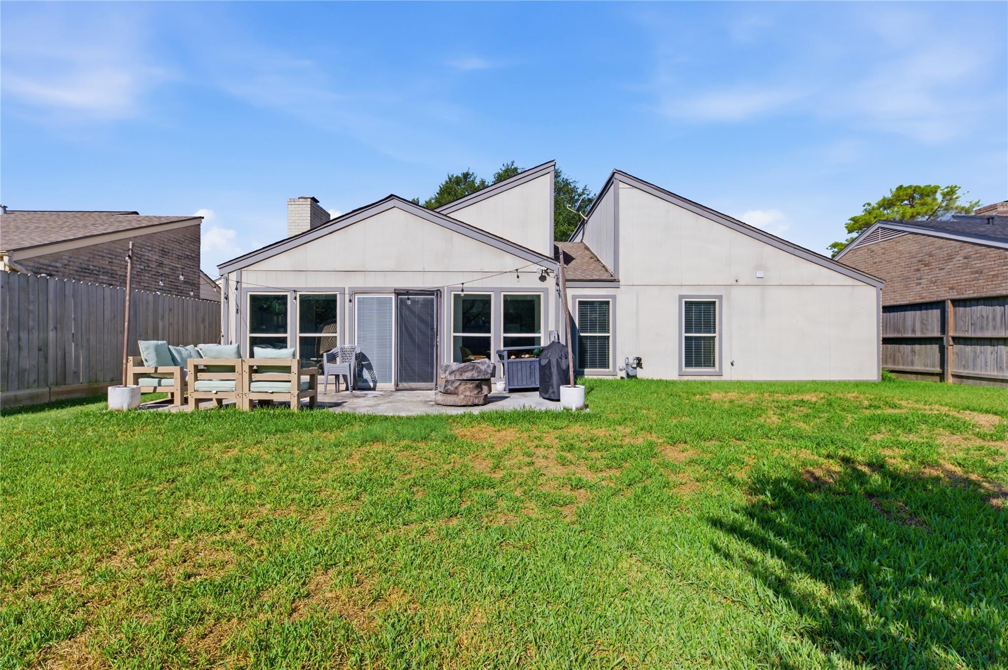 2211 Kinbrook Drive