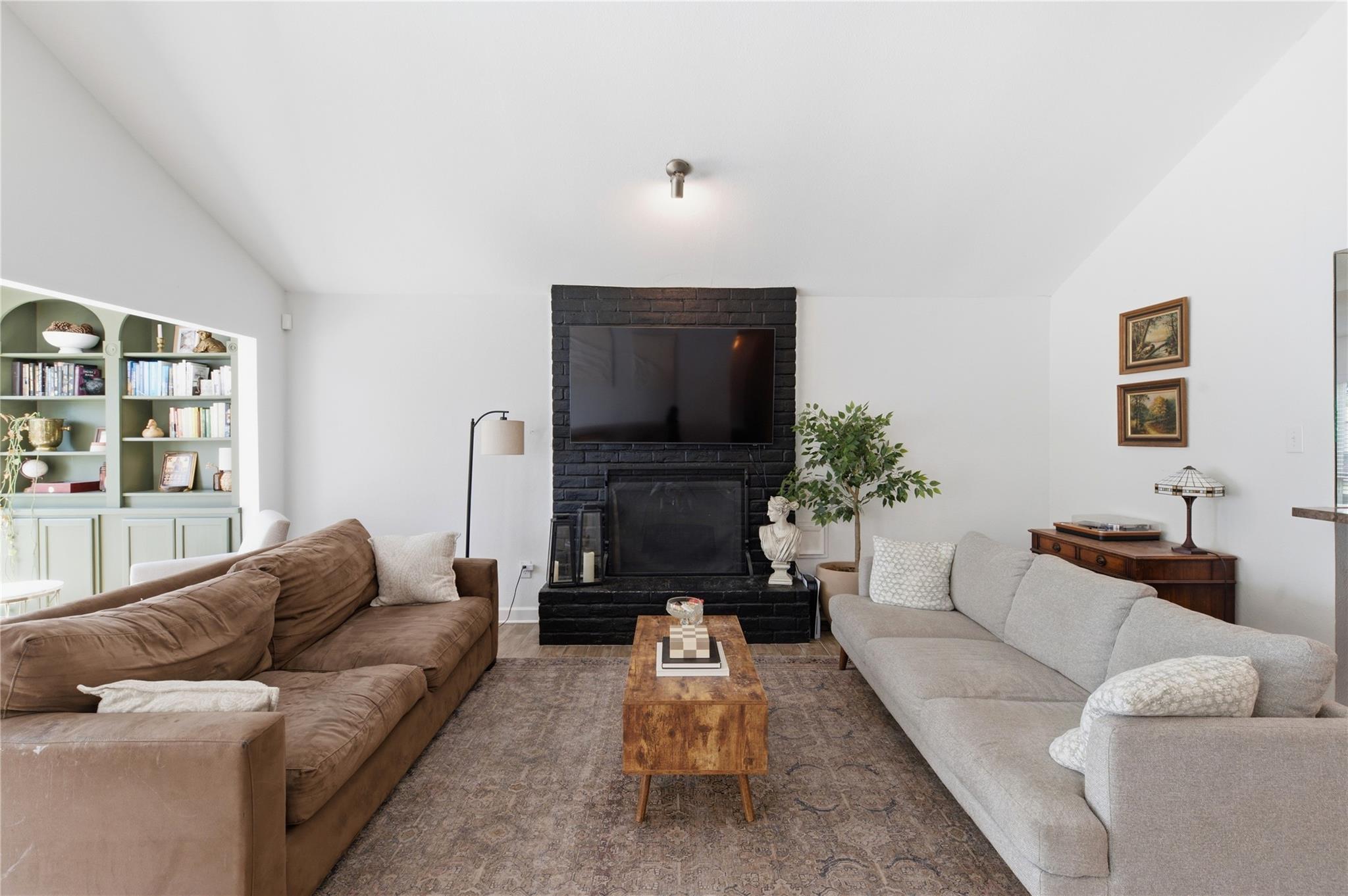 2211 Kinbrook Drive