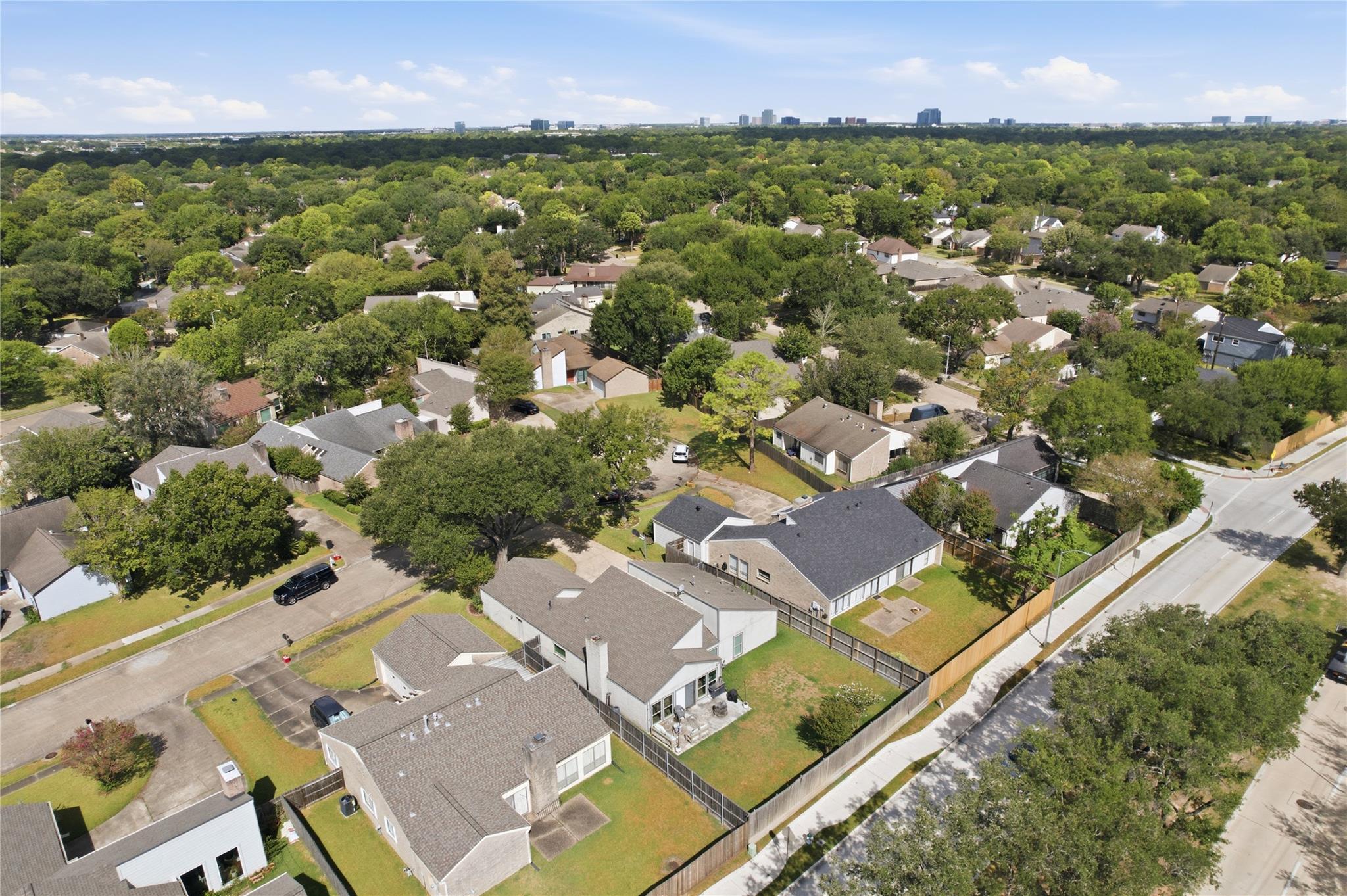 2211 Kinbrook Drive