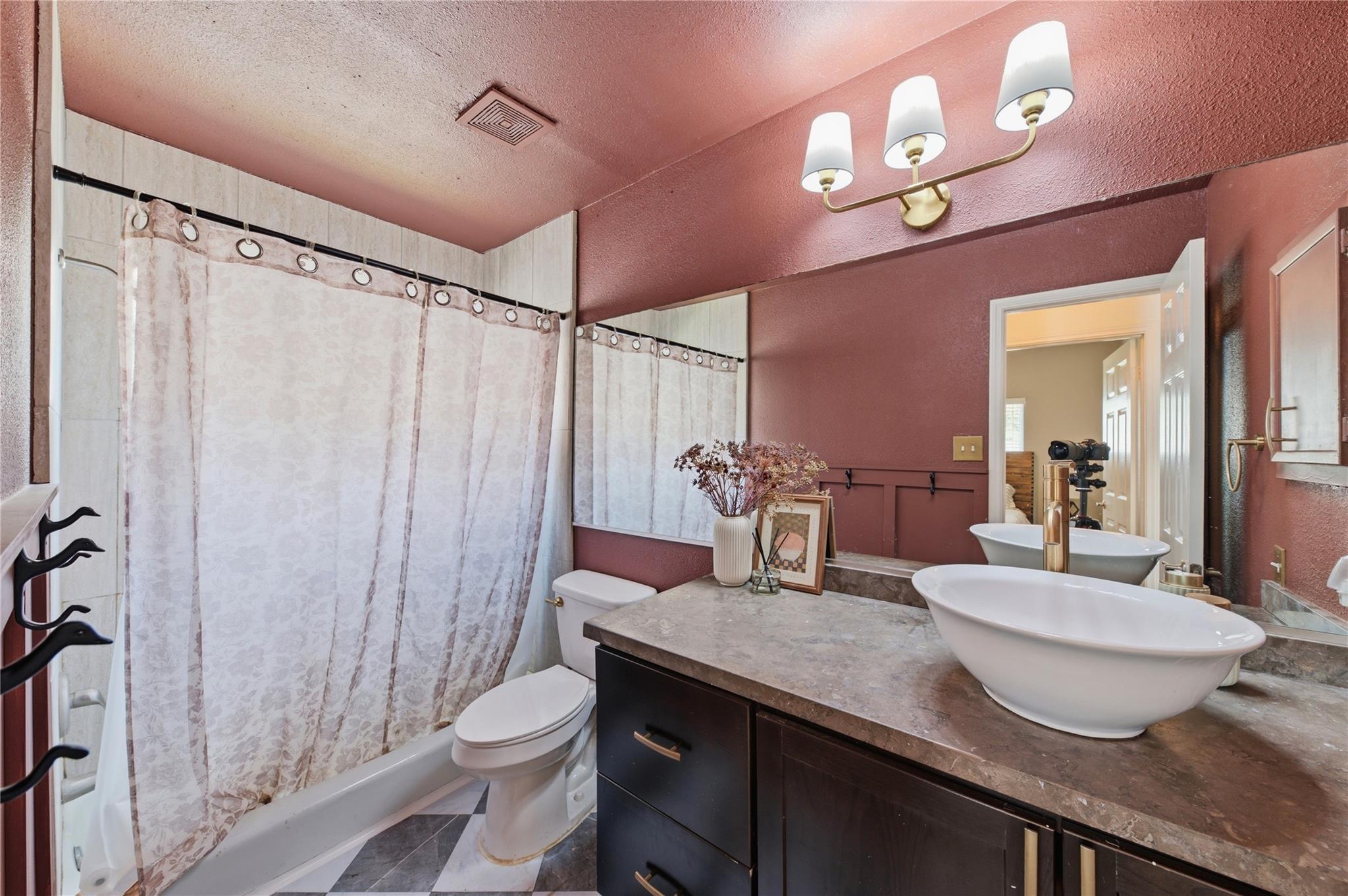 2211 Kinbrook Drive