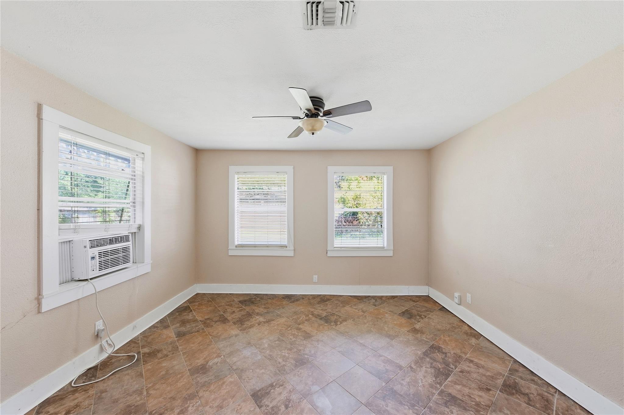 1215 Winston Drive