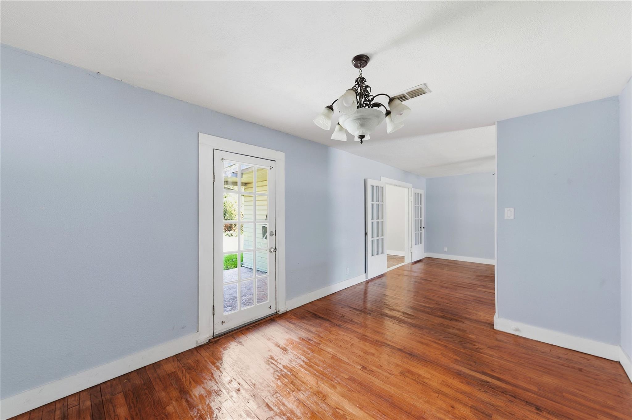 1215 Winston Drive
