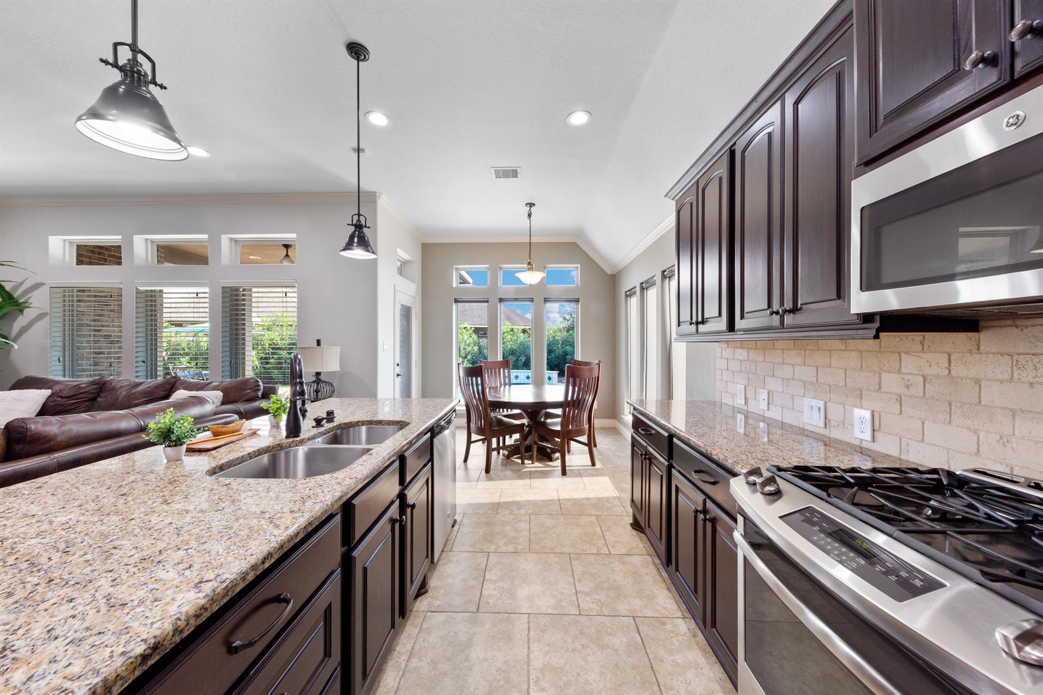 1235 Oxbow Crossing Lane