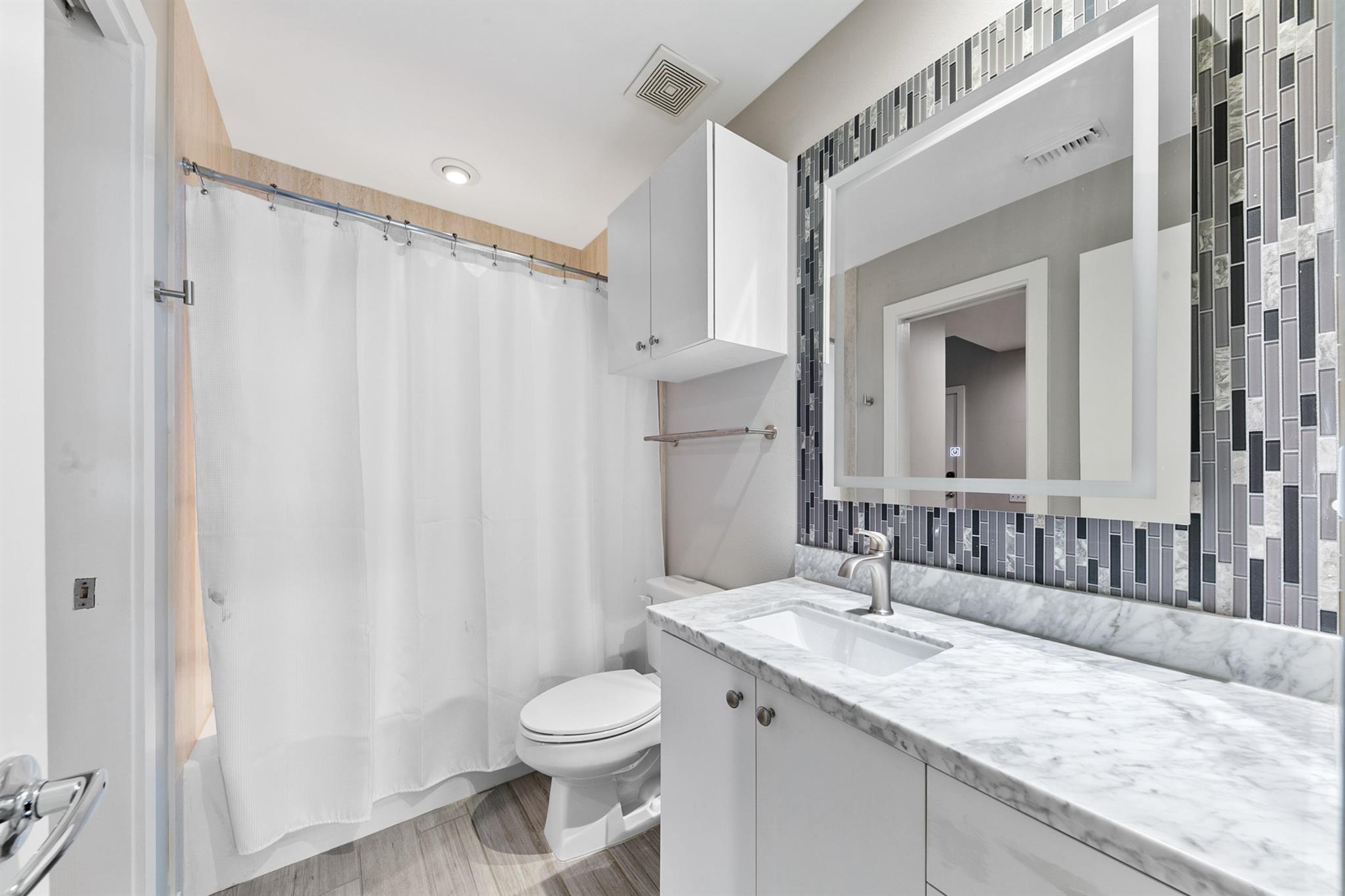 2614 Chenevert Street, Houston