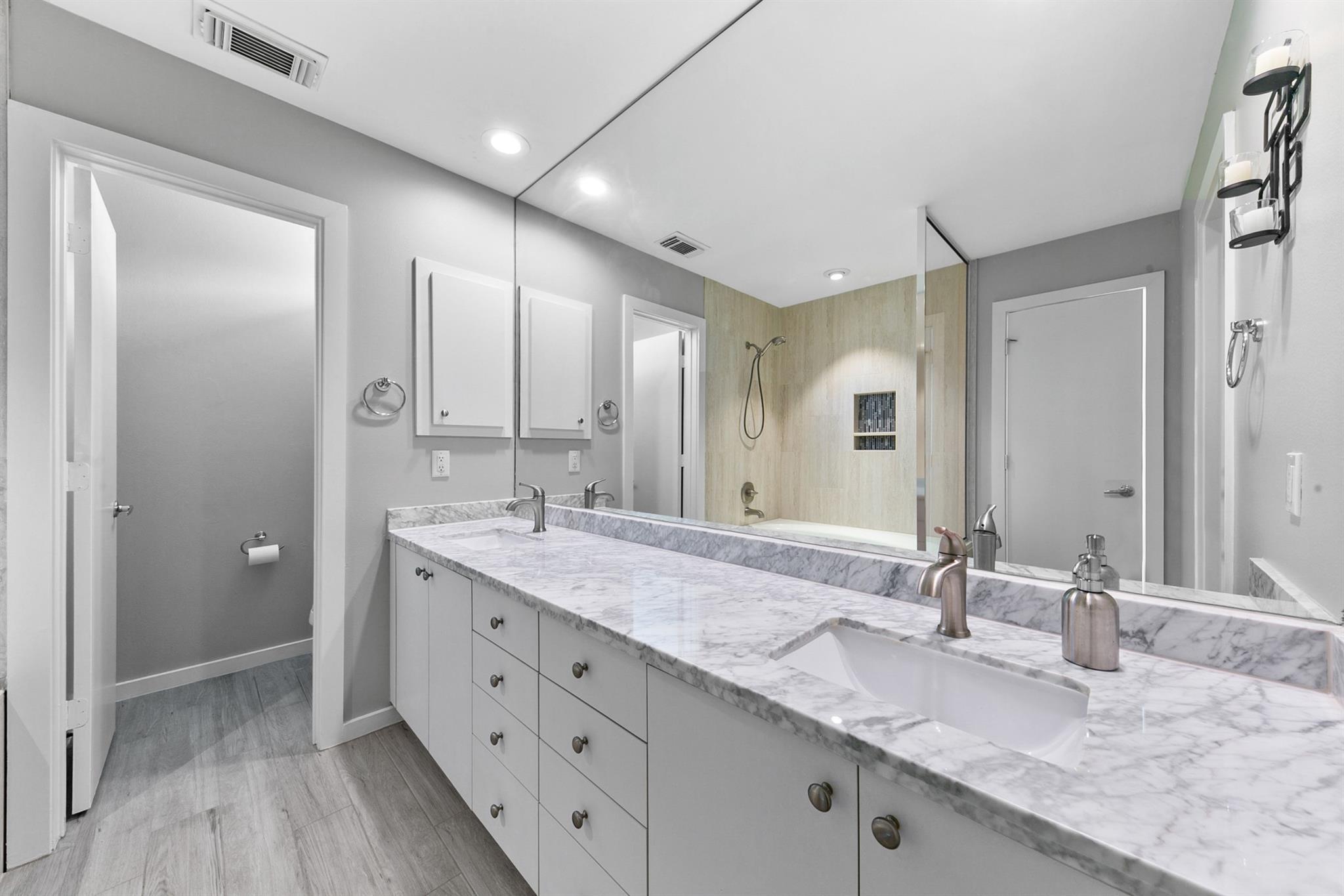 2614 Chenevert Street, Houston