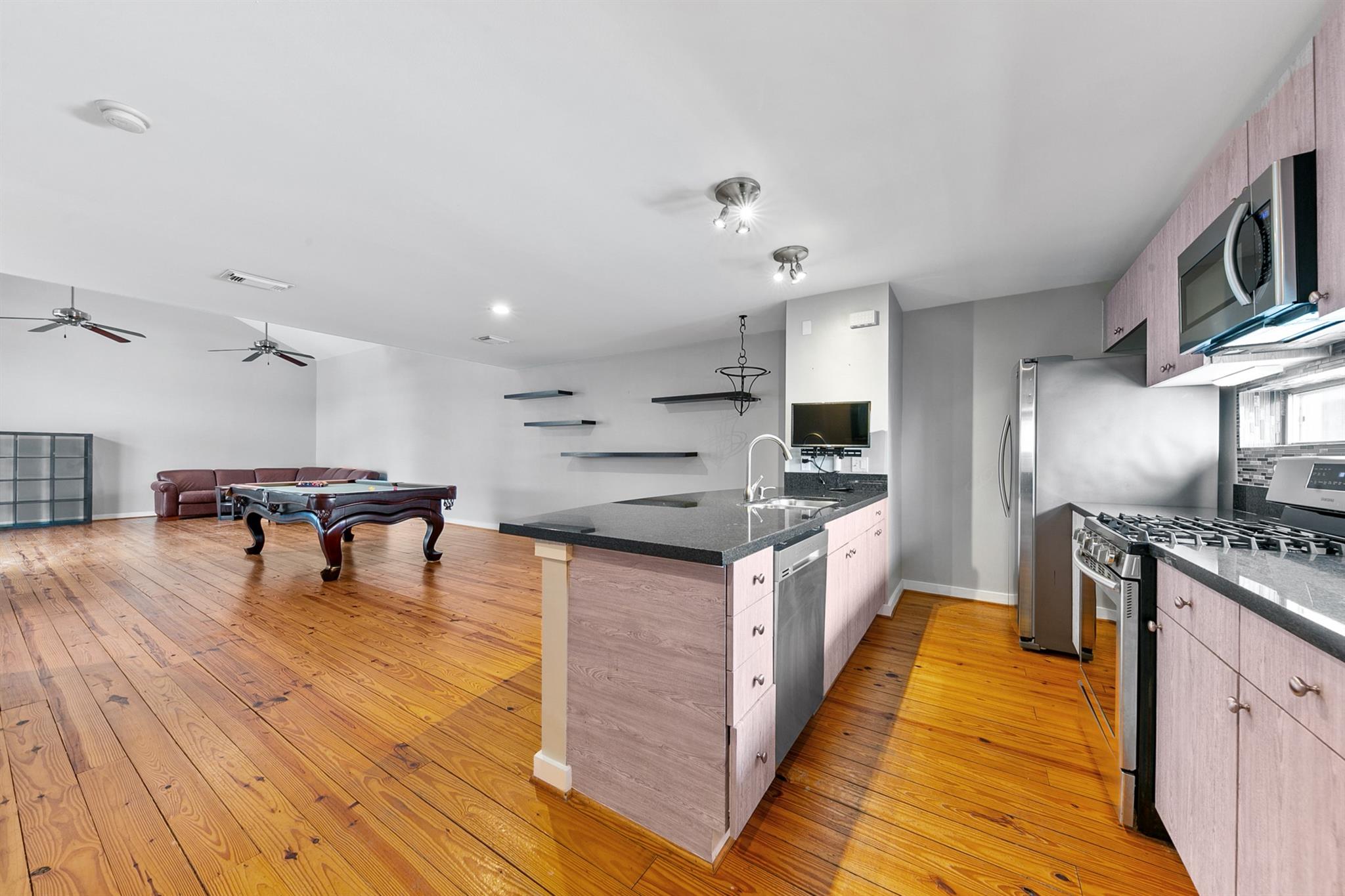 2614 Chenevert Street, Houston