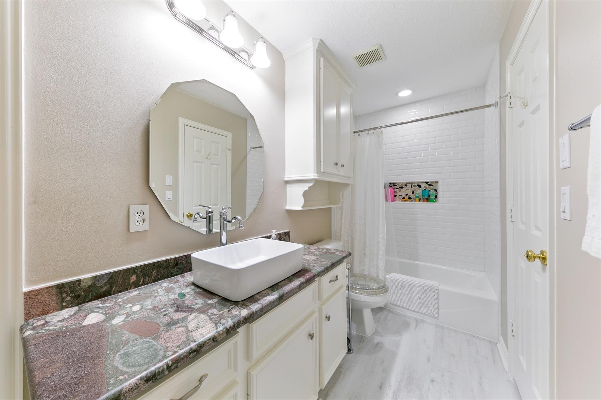 13915 Springmint Drive