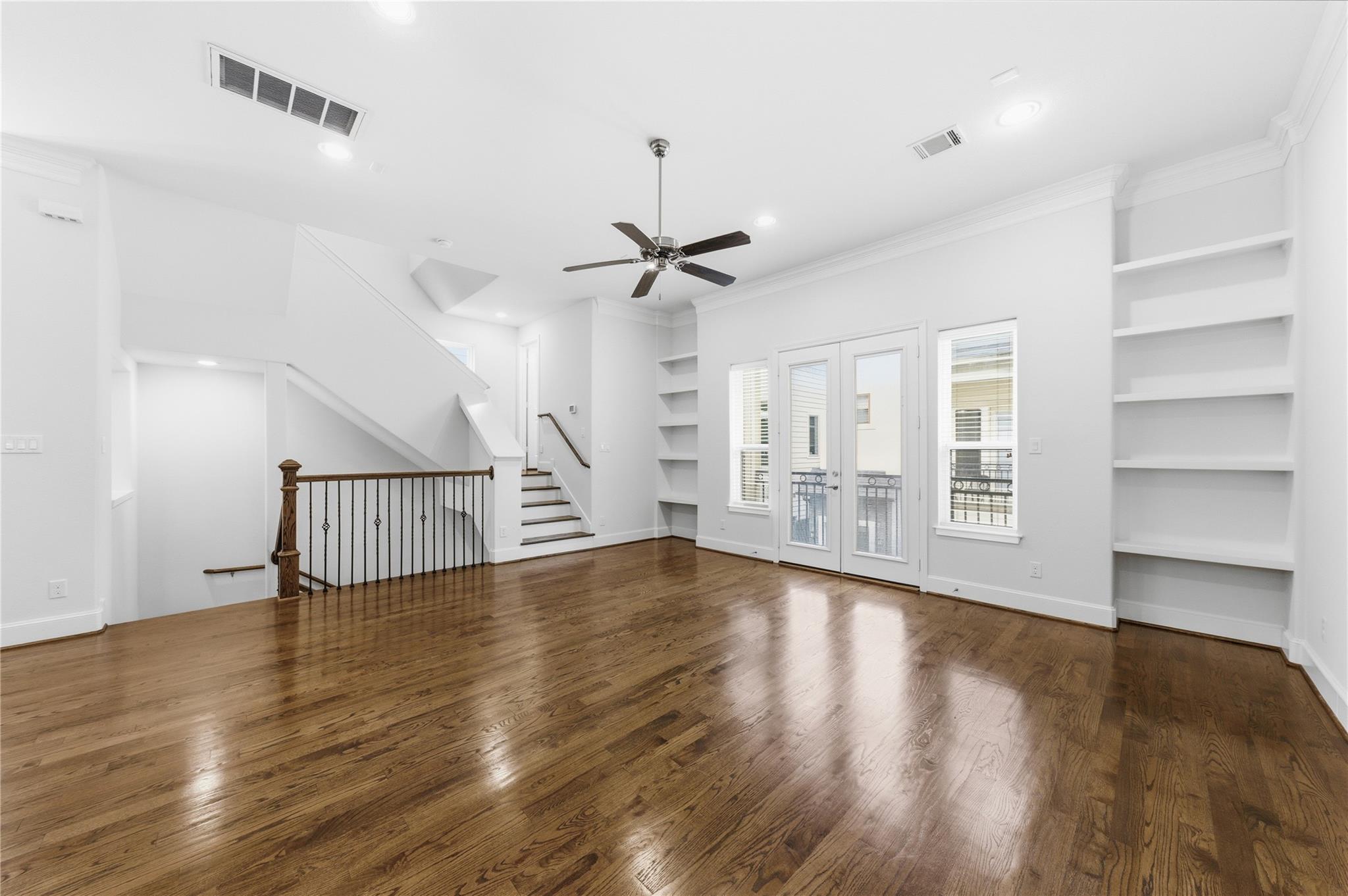 960 W 24th Street