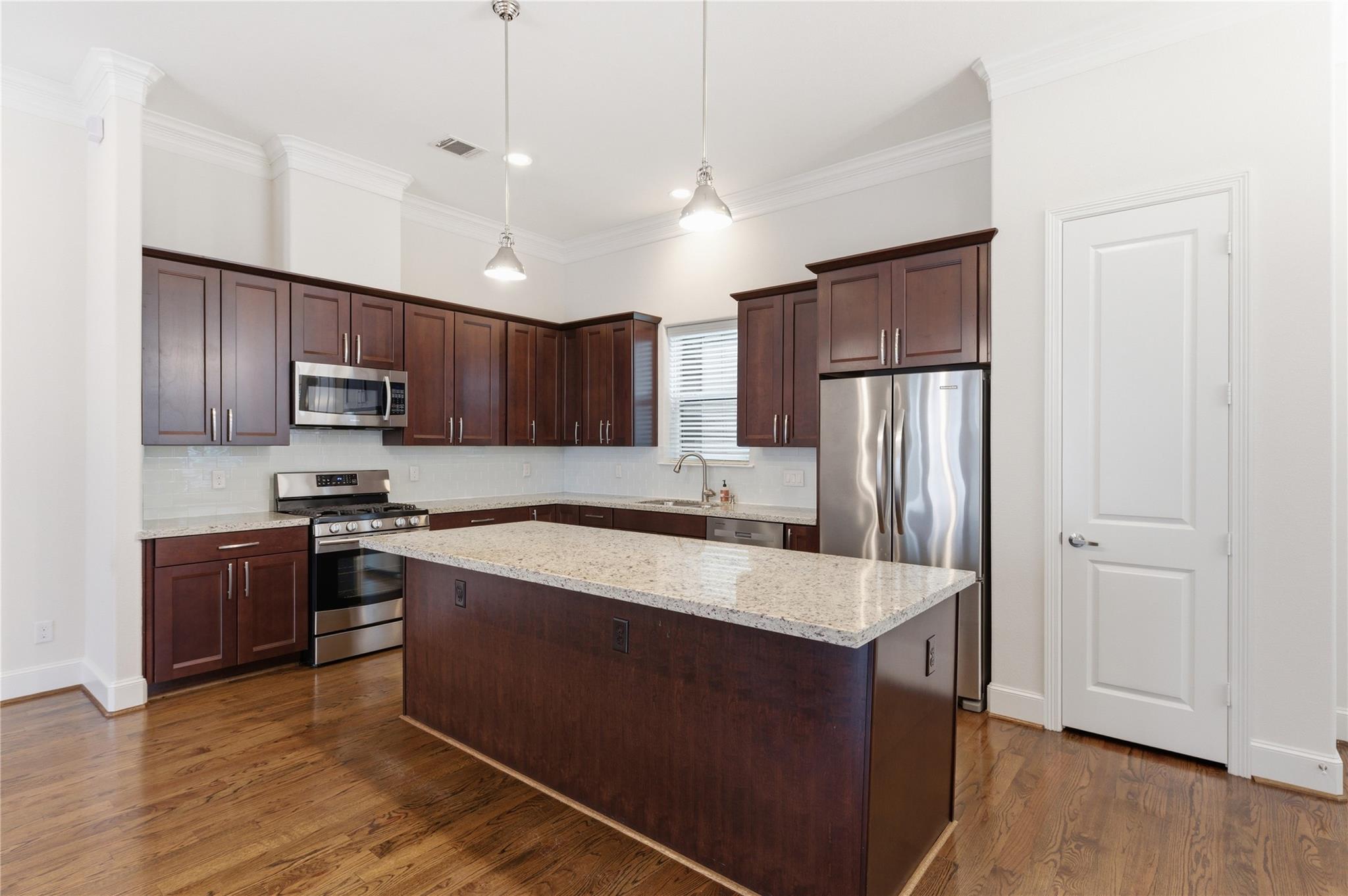 960 W 24th Street