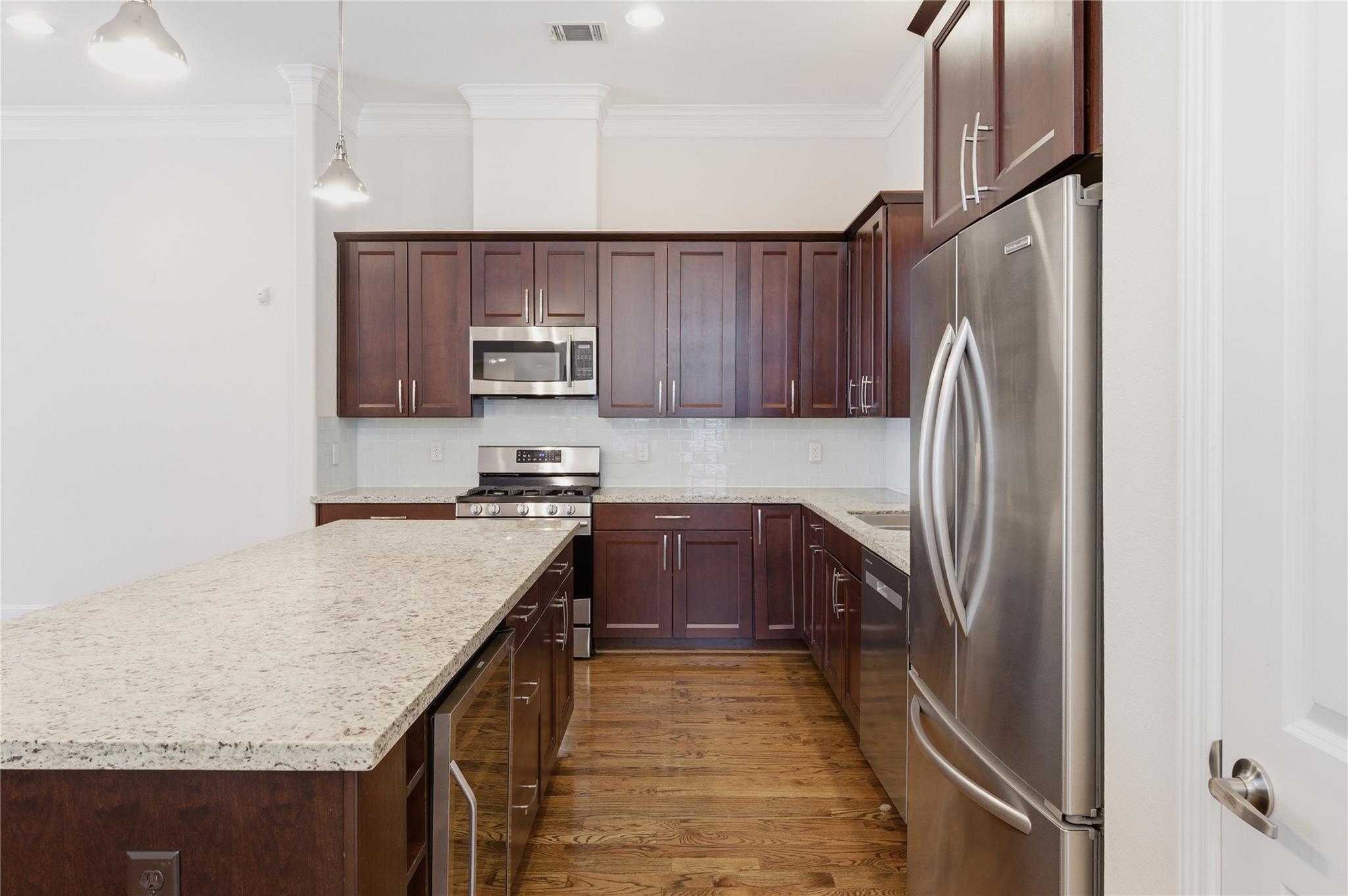 960 W 24th Street