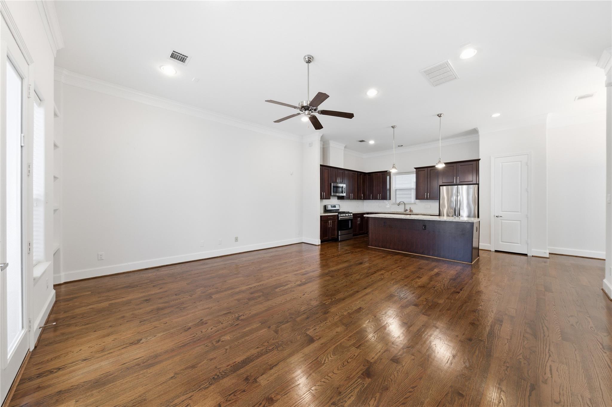 960 W 24th Street