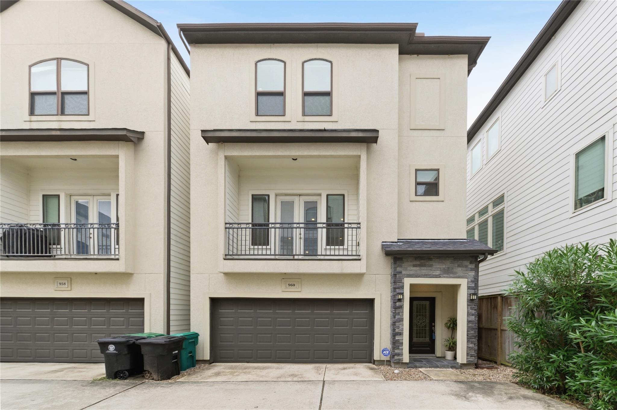 960 W 24th Street