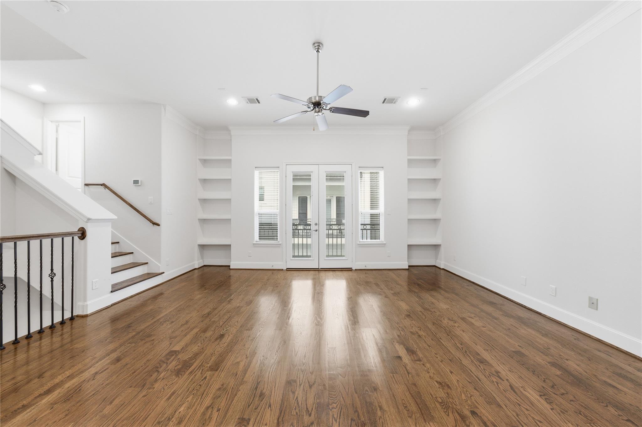 960 W 24th Street