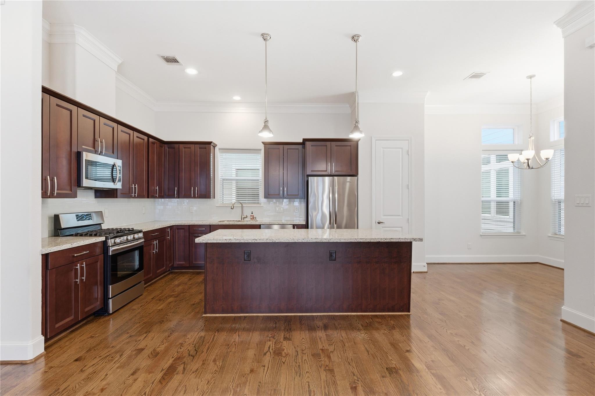 960 W 24th Street