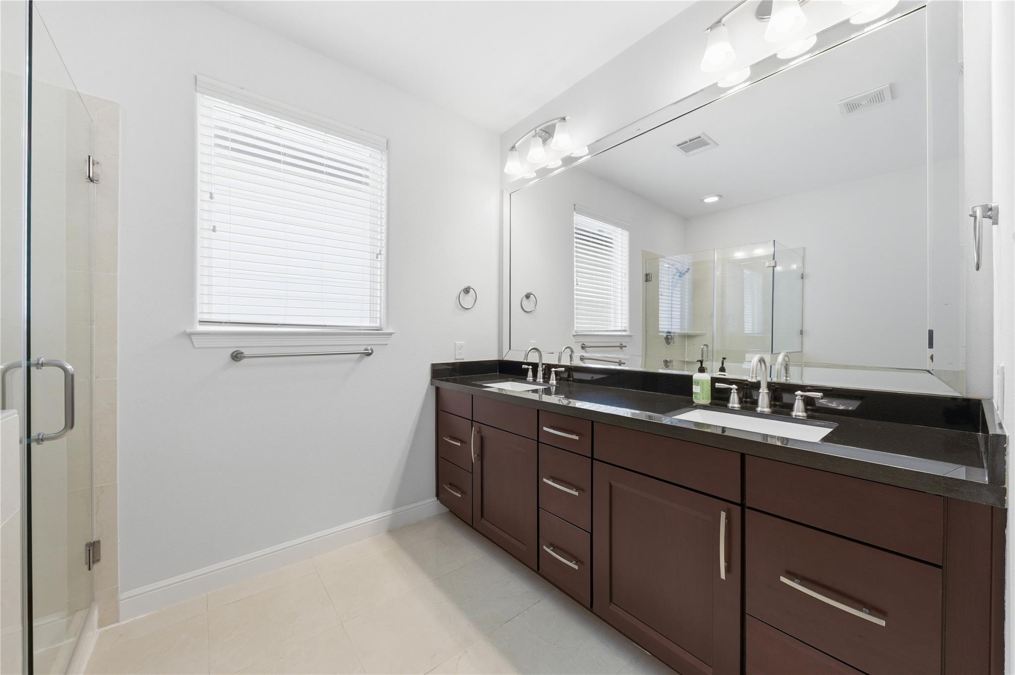 960 W 24th Street