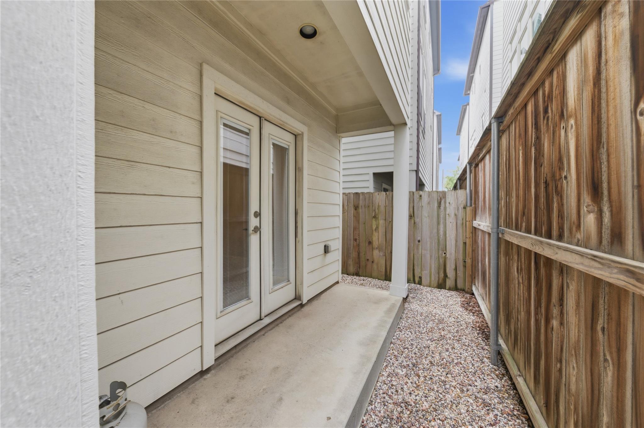 960 W 24th Street
