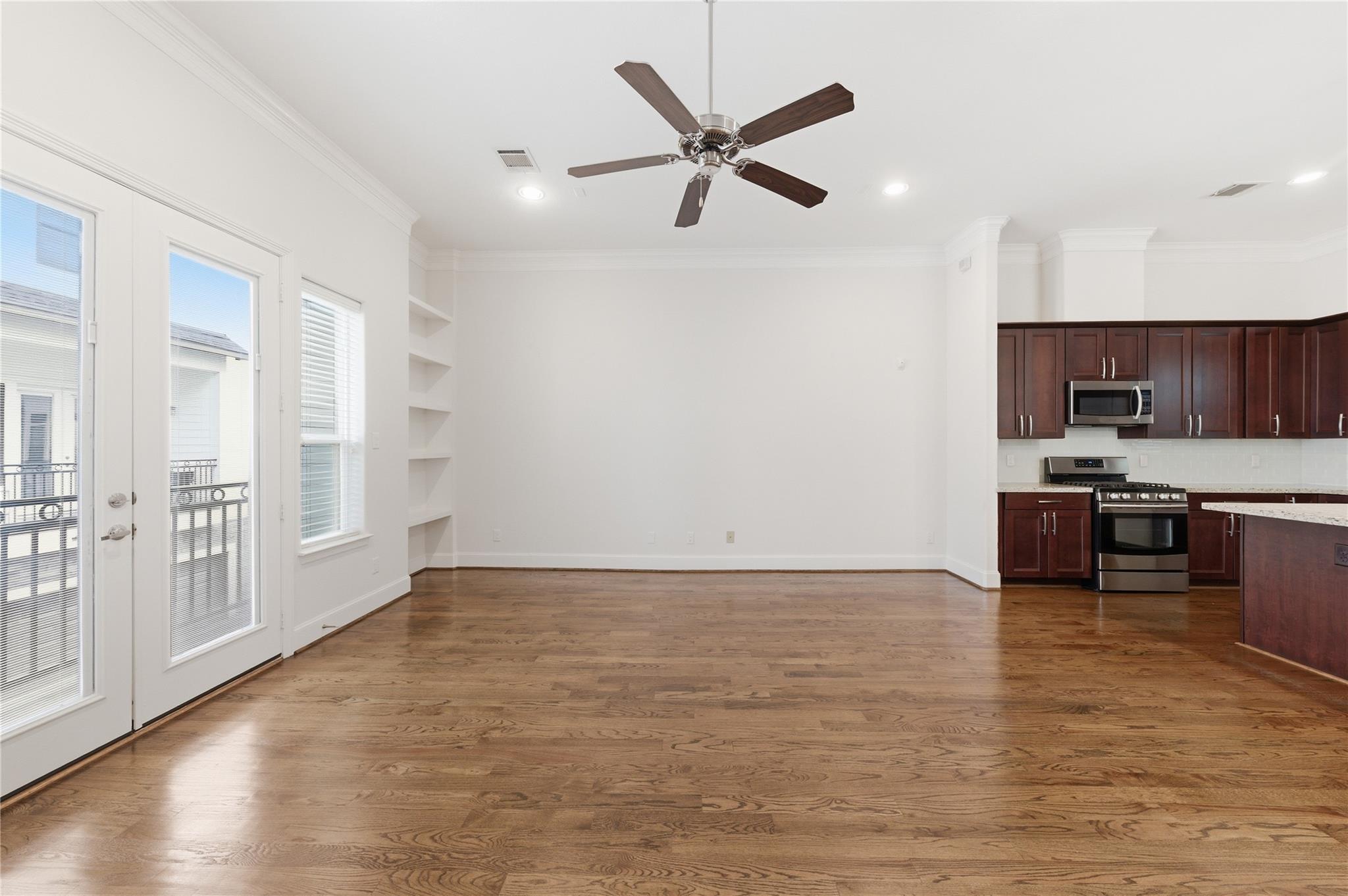 960 W 24th Street