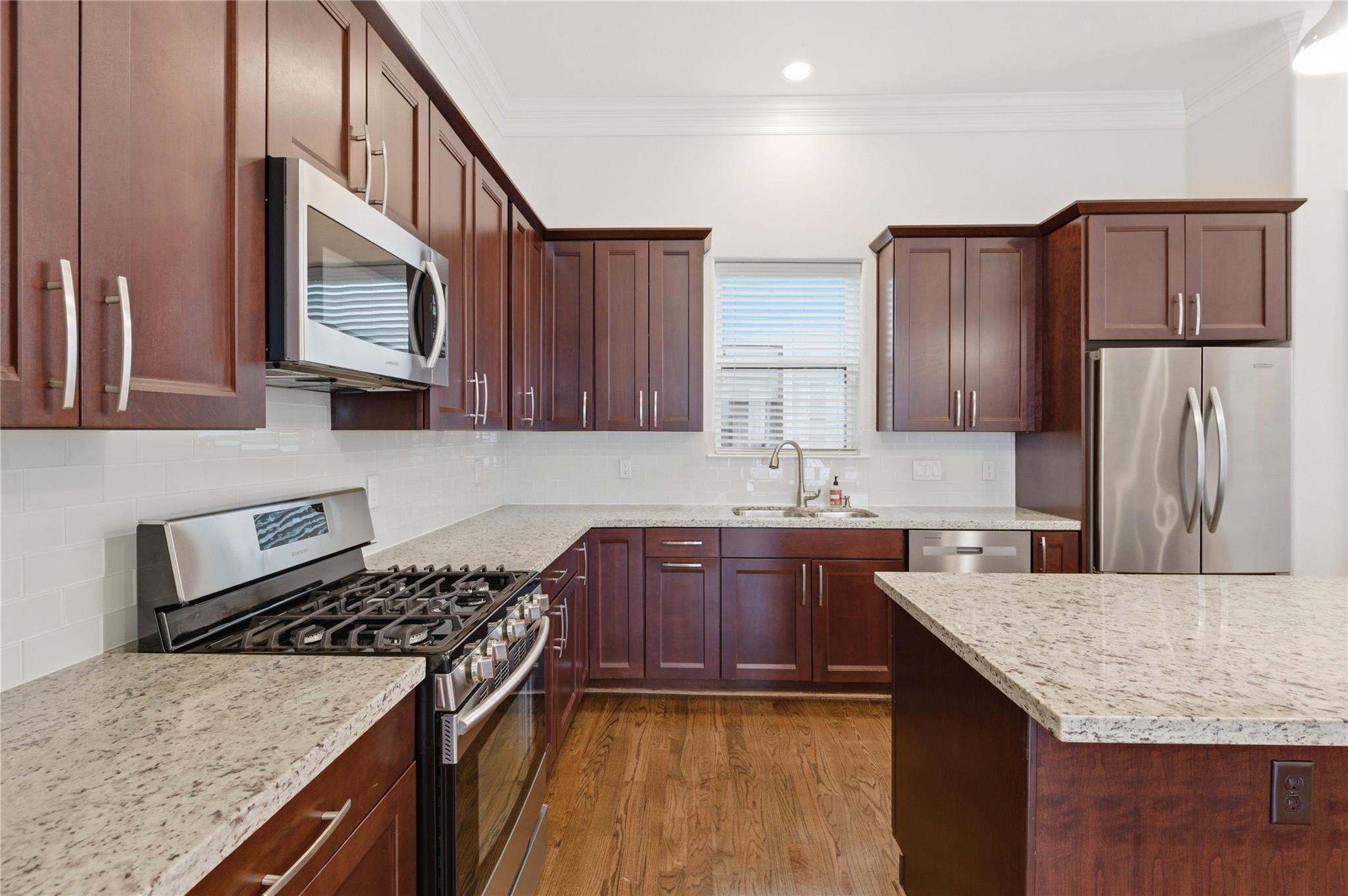 960 W 24th Street