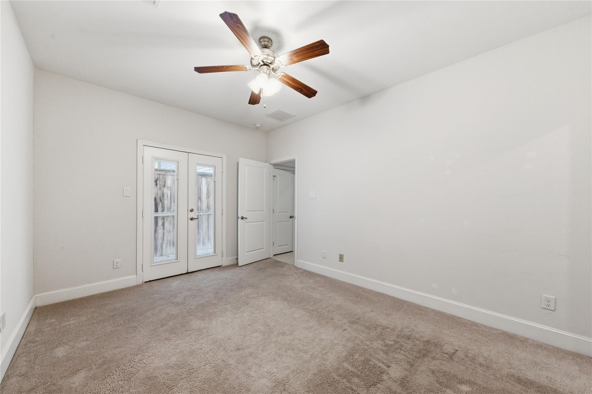960 W 24th Street
