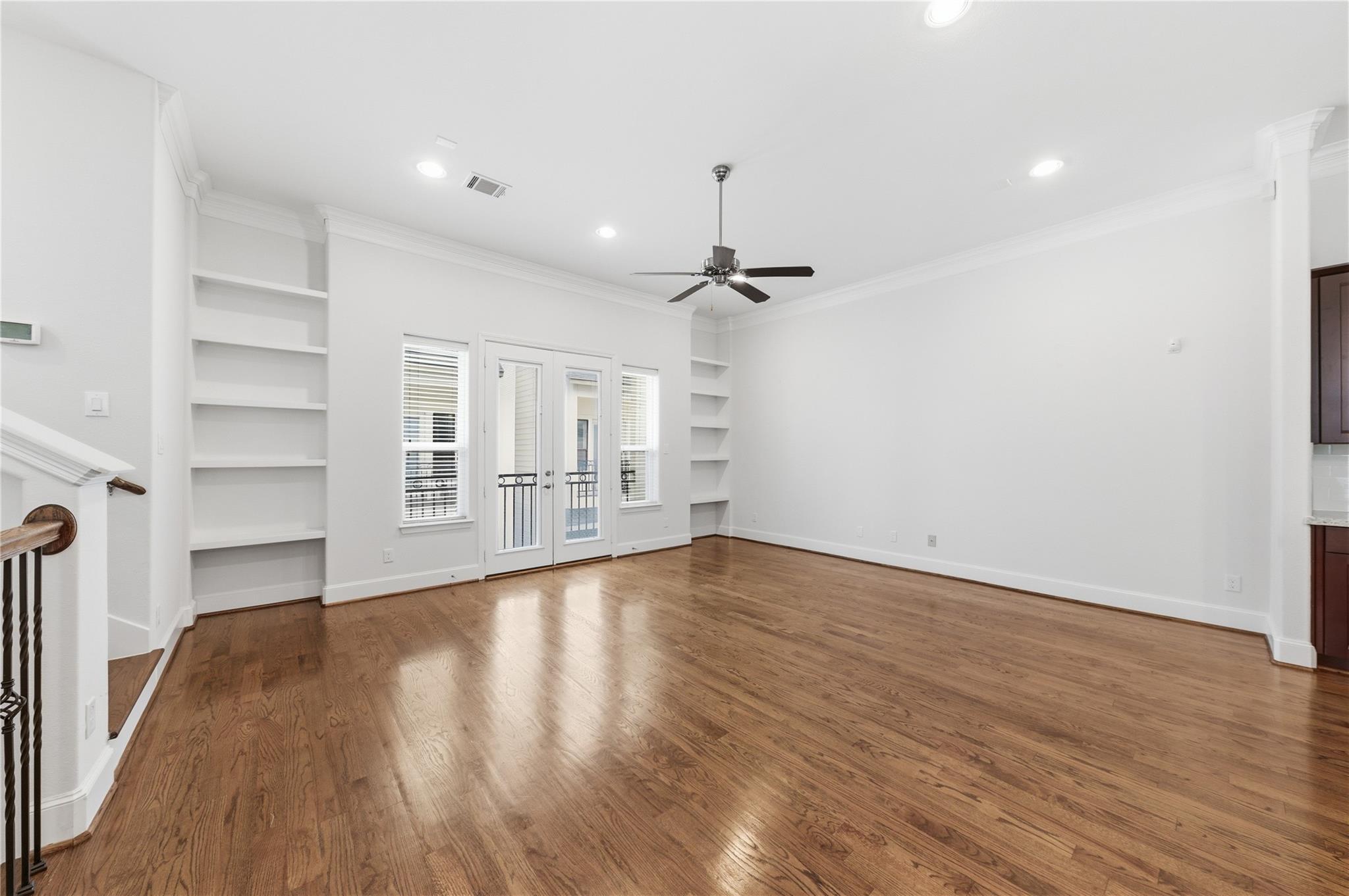 960 W 24th Street