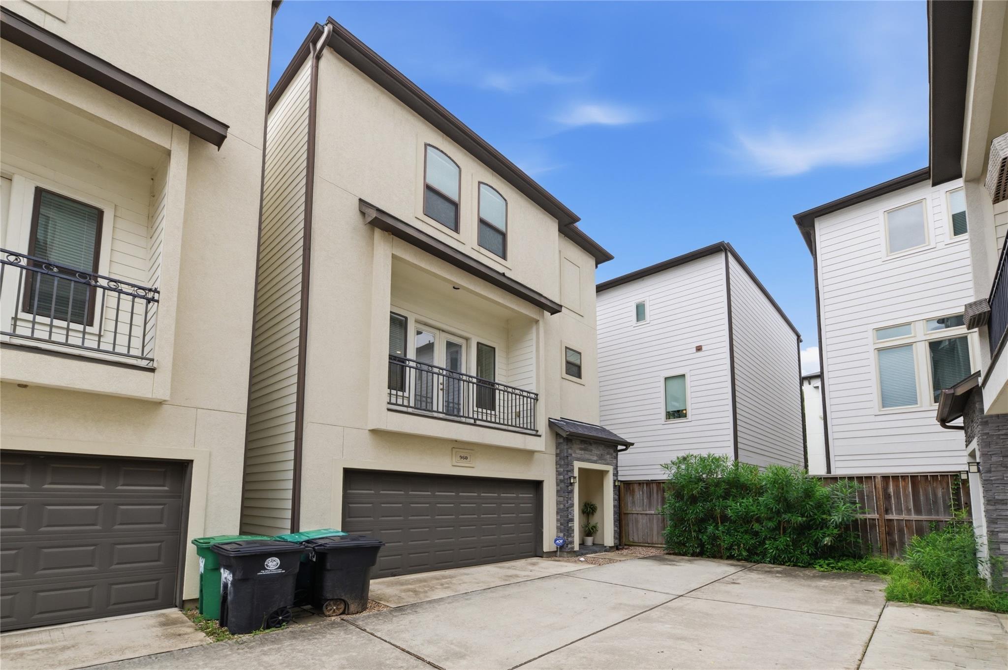 960 W 24th Street