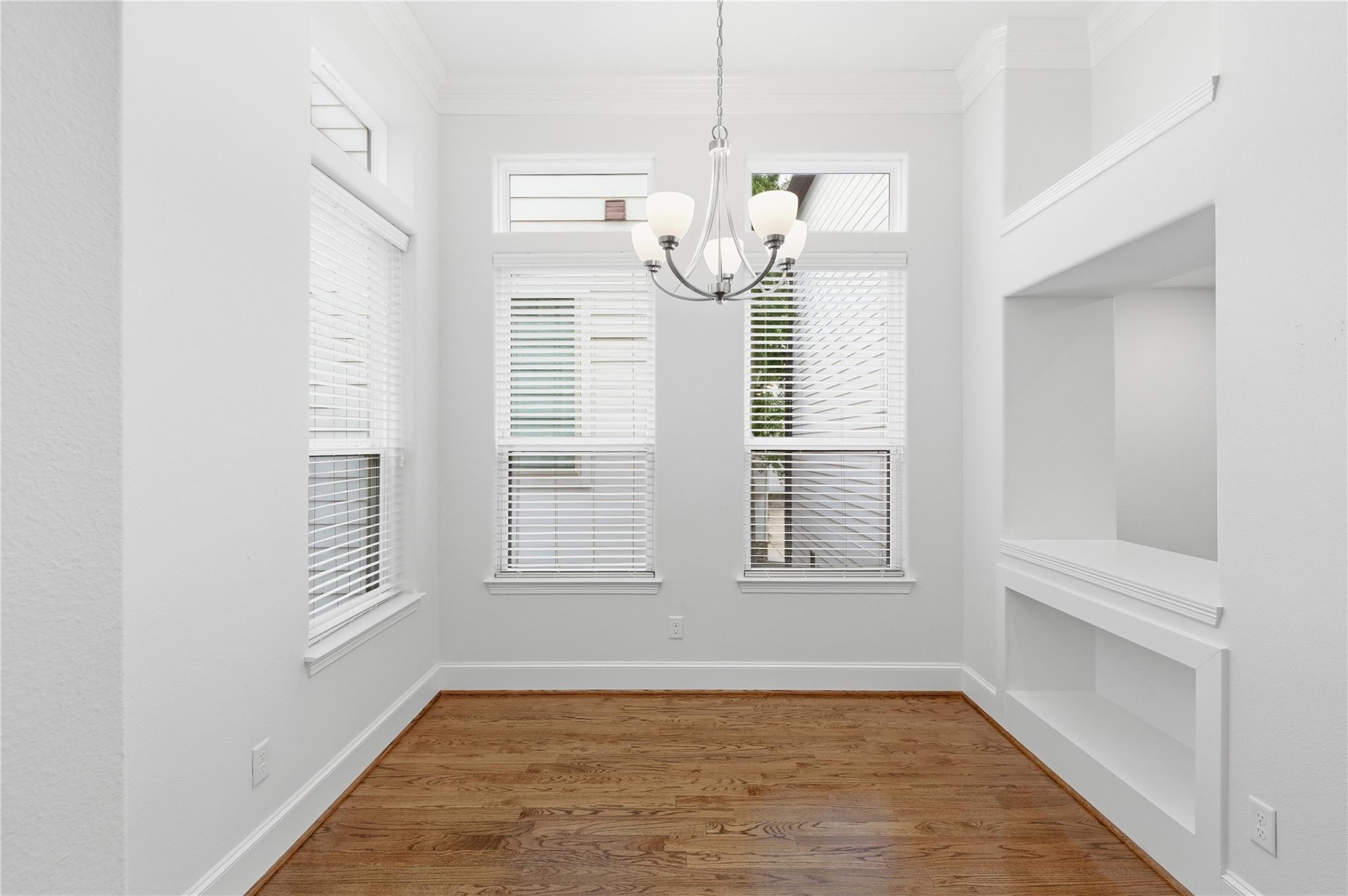 960 W 24th Street
