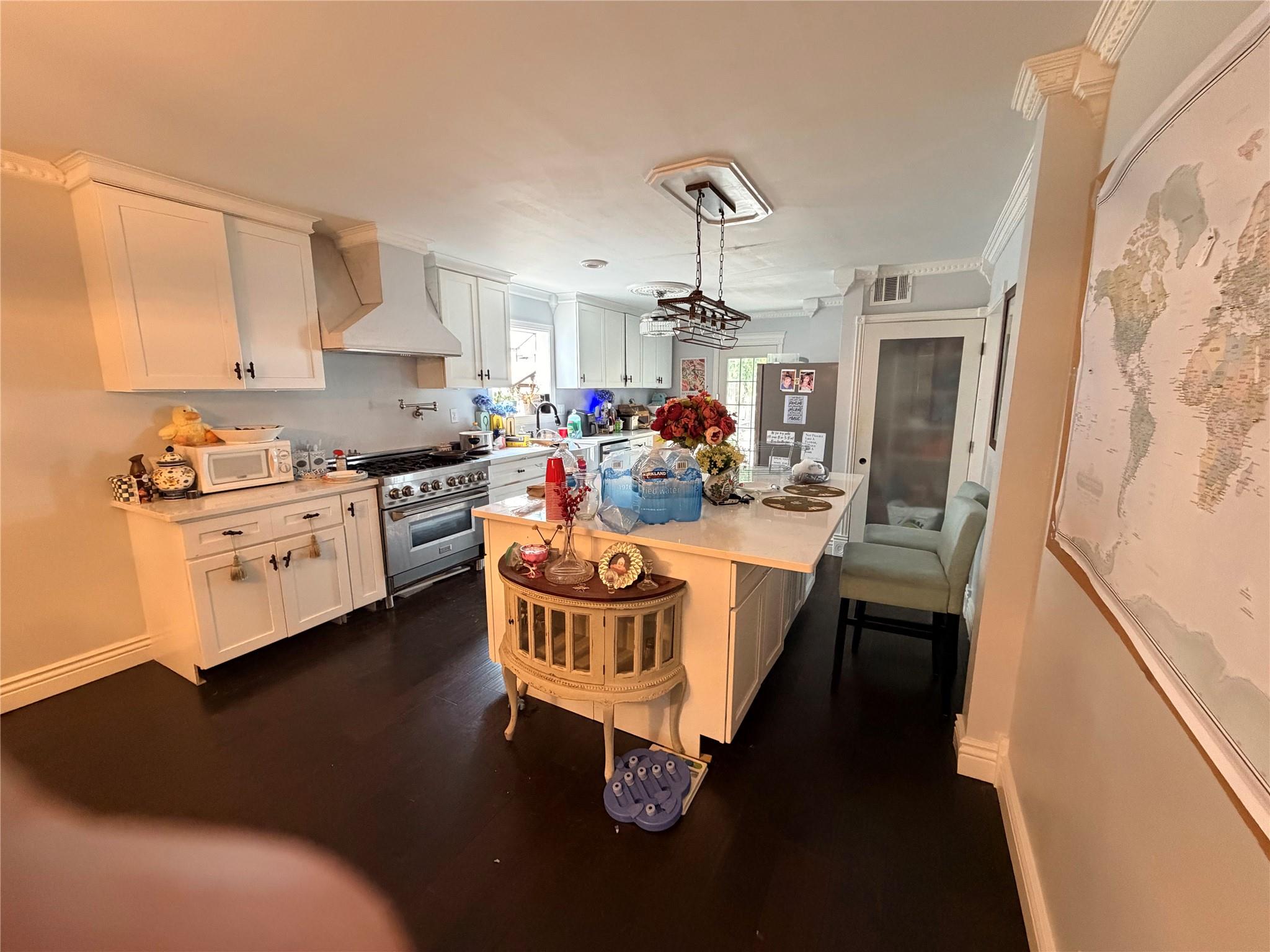 3058 Locke