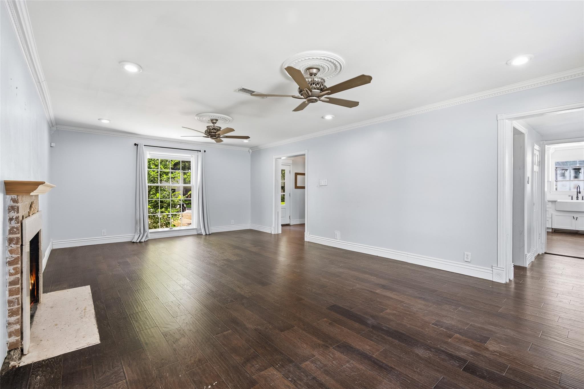 3058 Locke