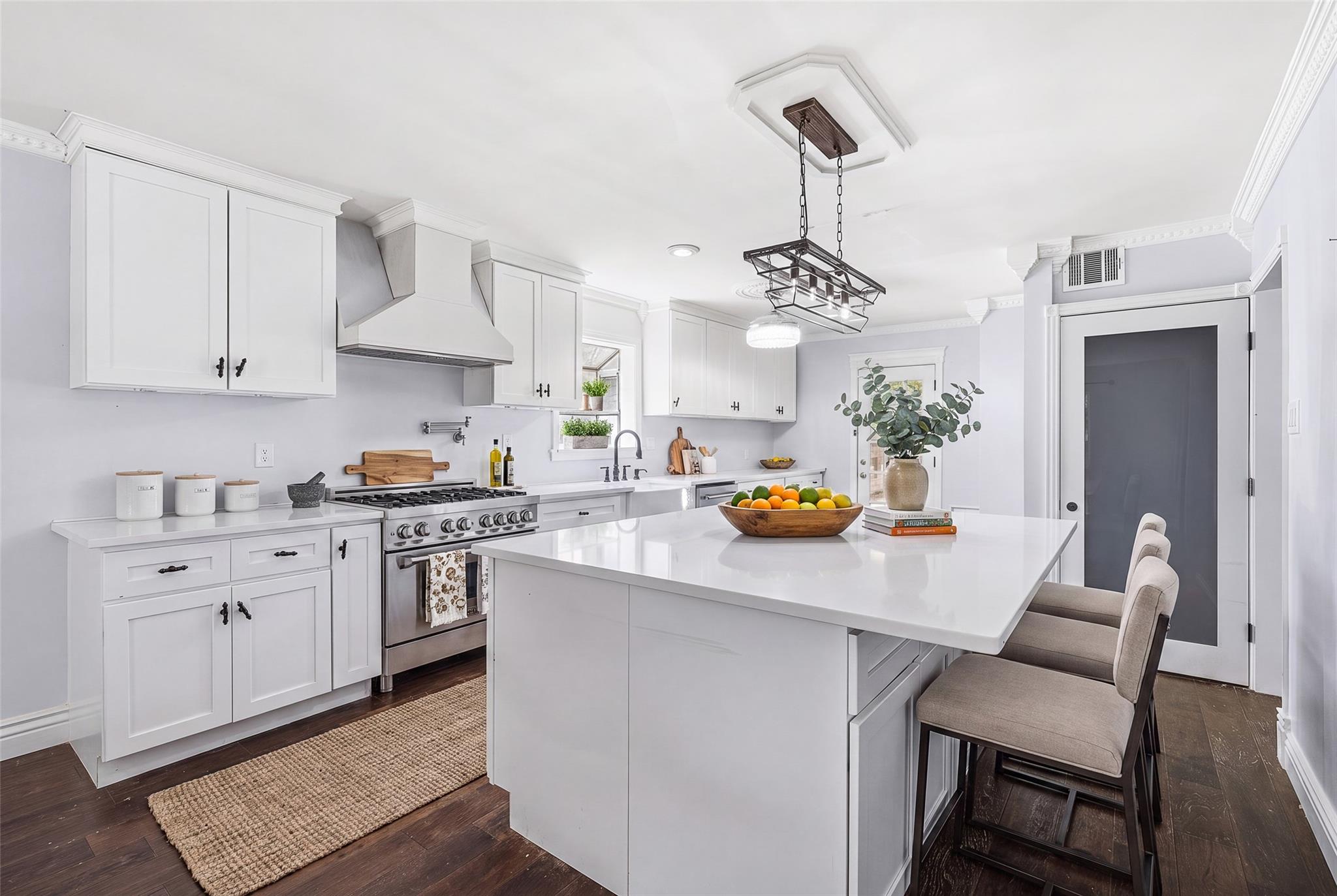 3058 Locke