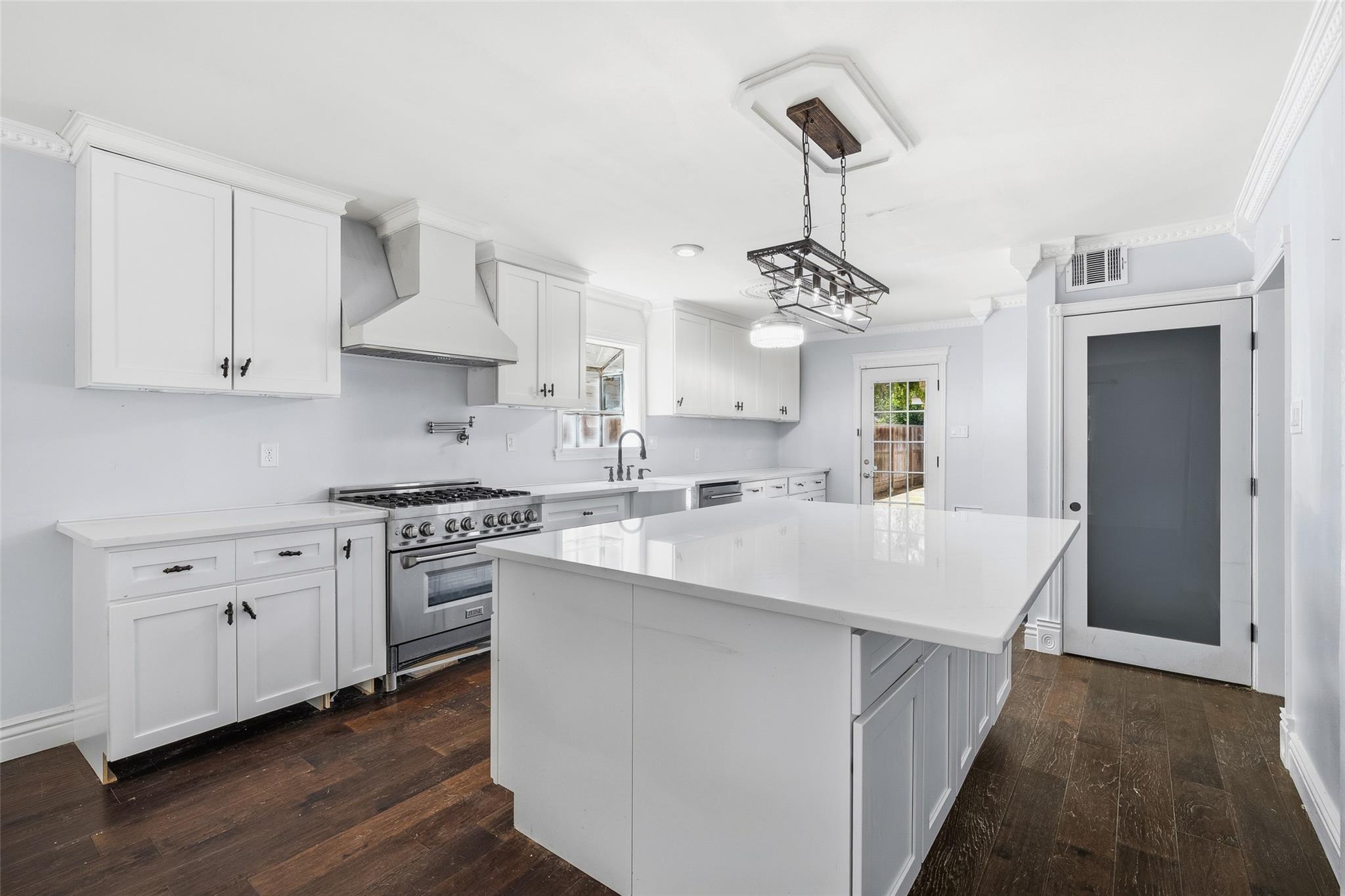 3058 Locke