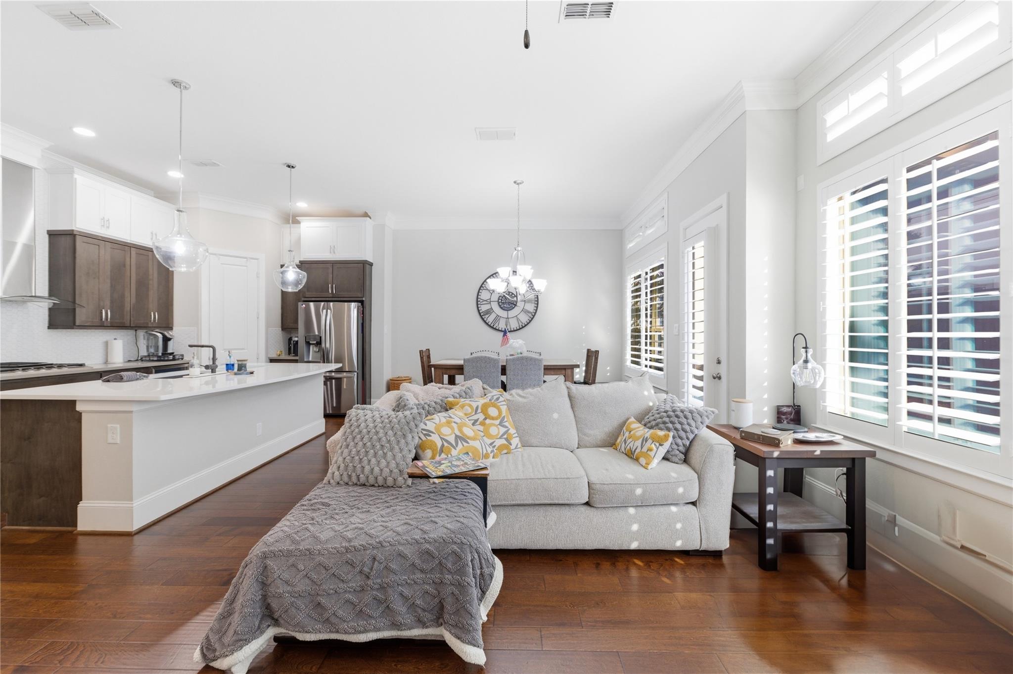 6731 Sussex Manor Street