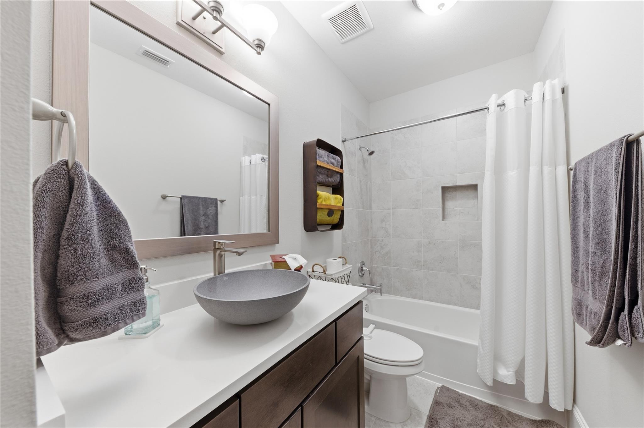 6731 Sussex Manor Street