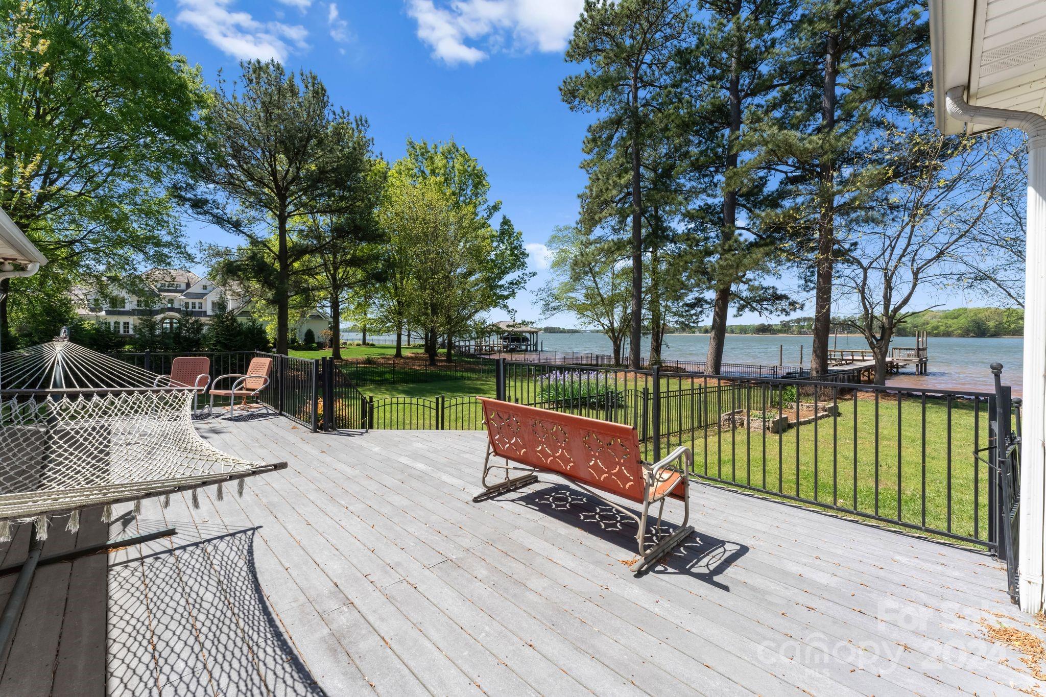 120 Wellcraft Court