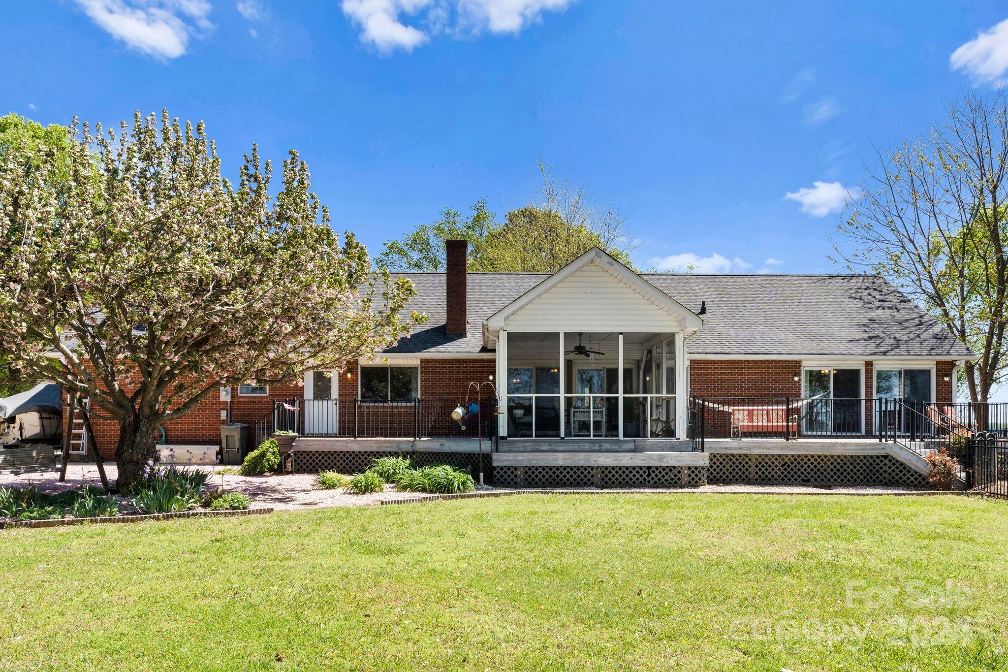 120 Wellcraft Court