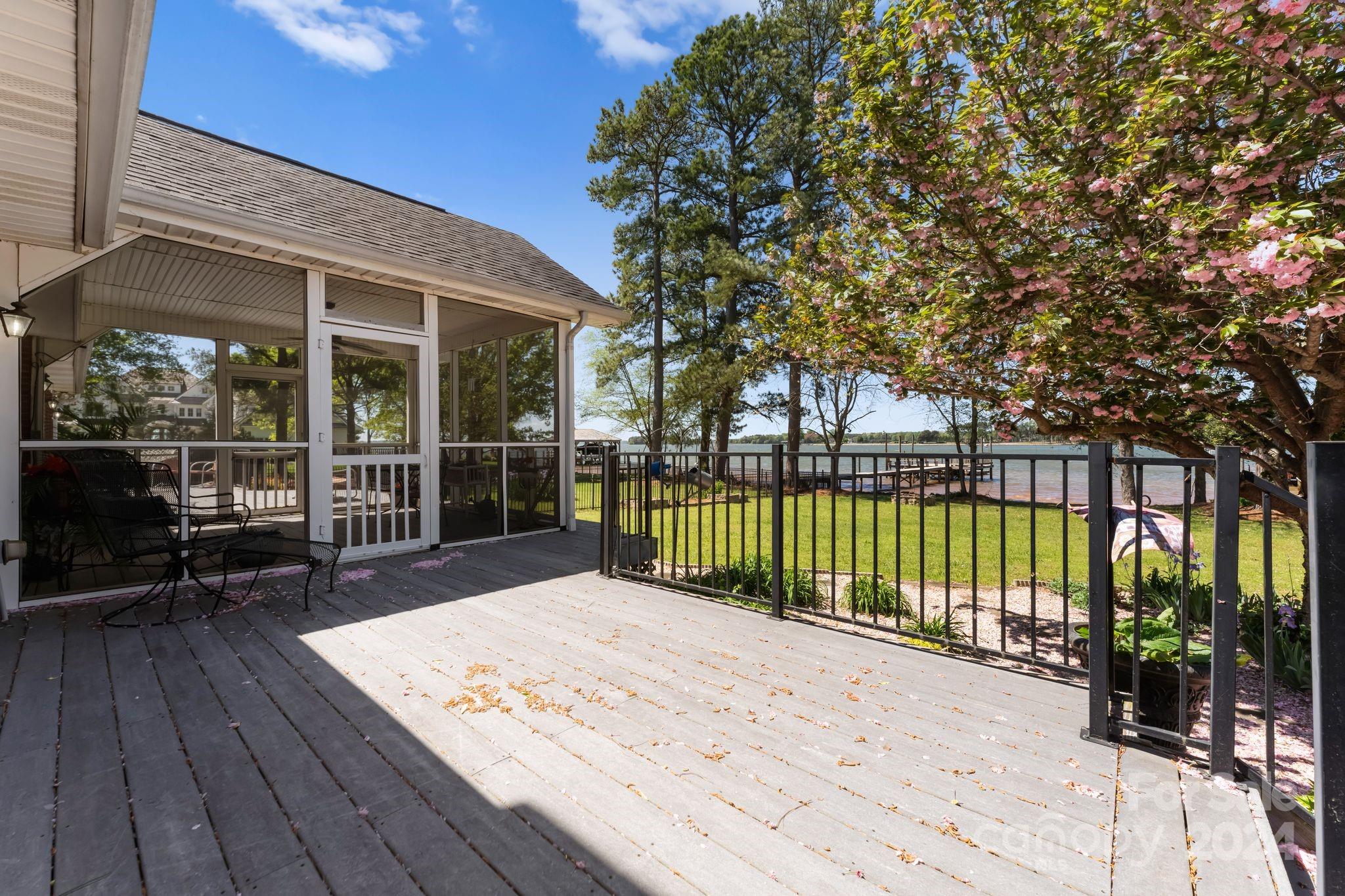 120 Wellcraft Court