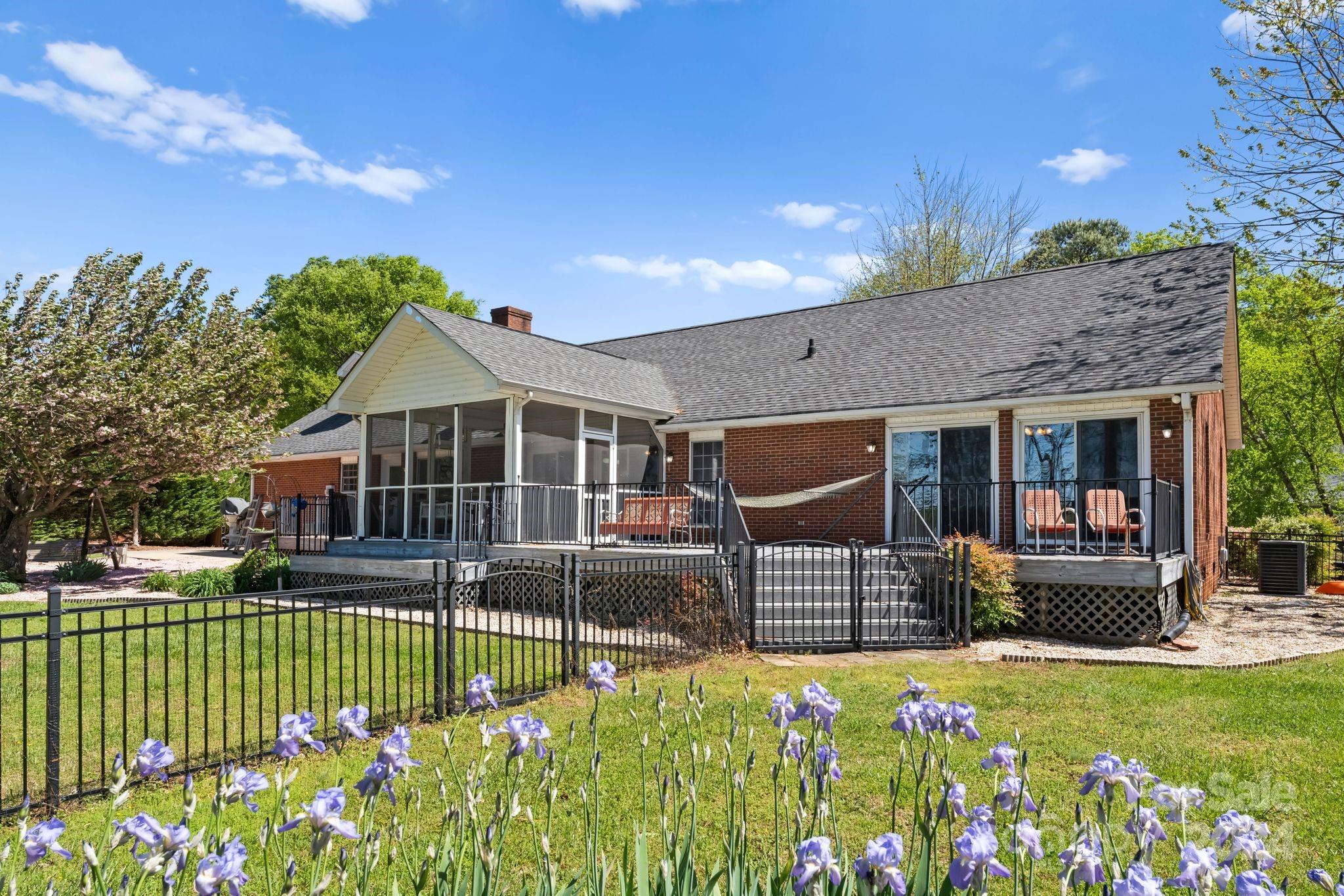 120 Wellcraft Court