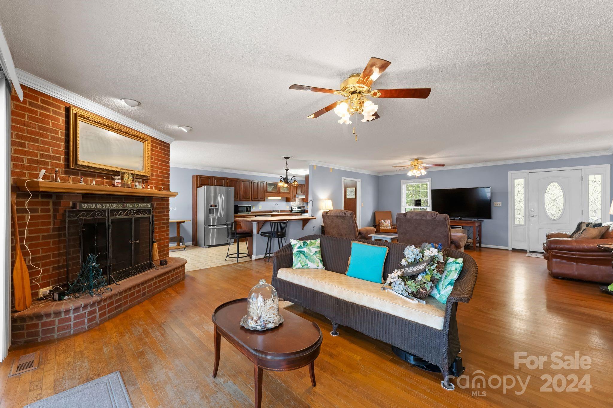 120 Wellcraft Court