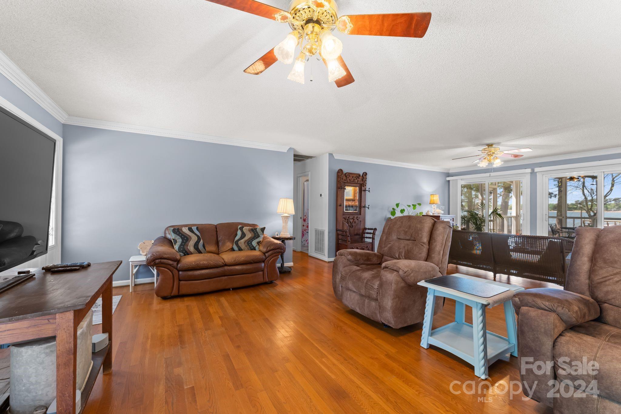 120 Wellcraft Court
